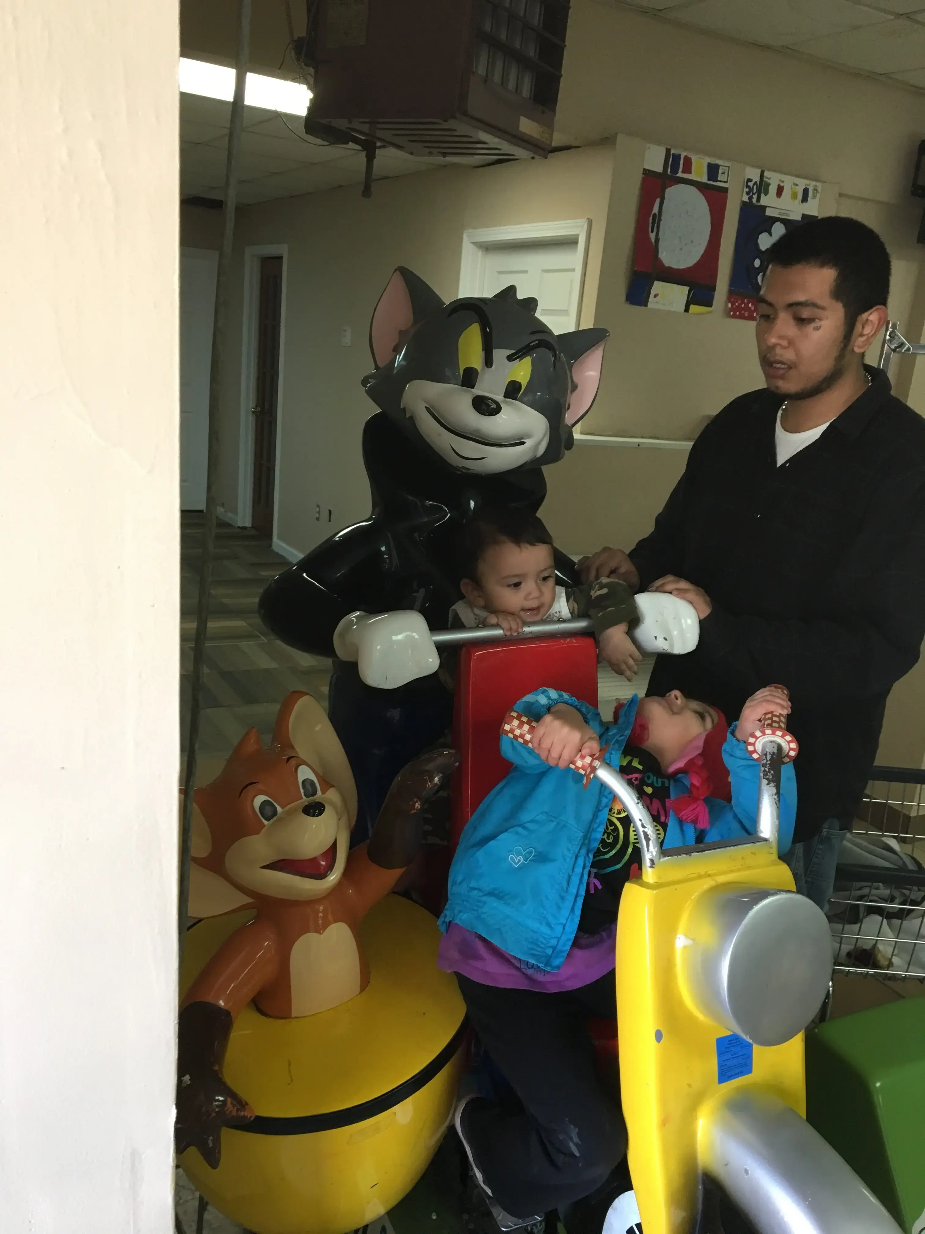 Brookhaven Laundry (Coin & Wash-n-Fold) thumbnail 17