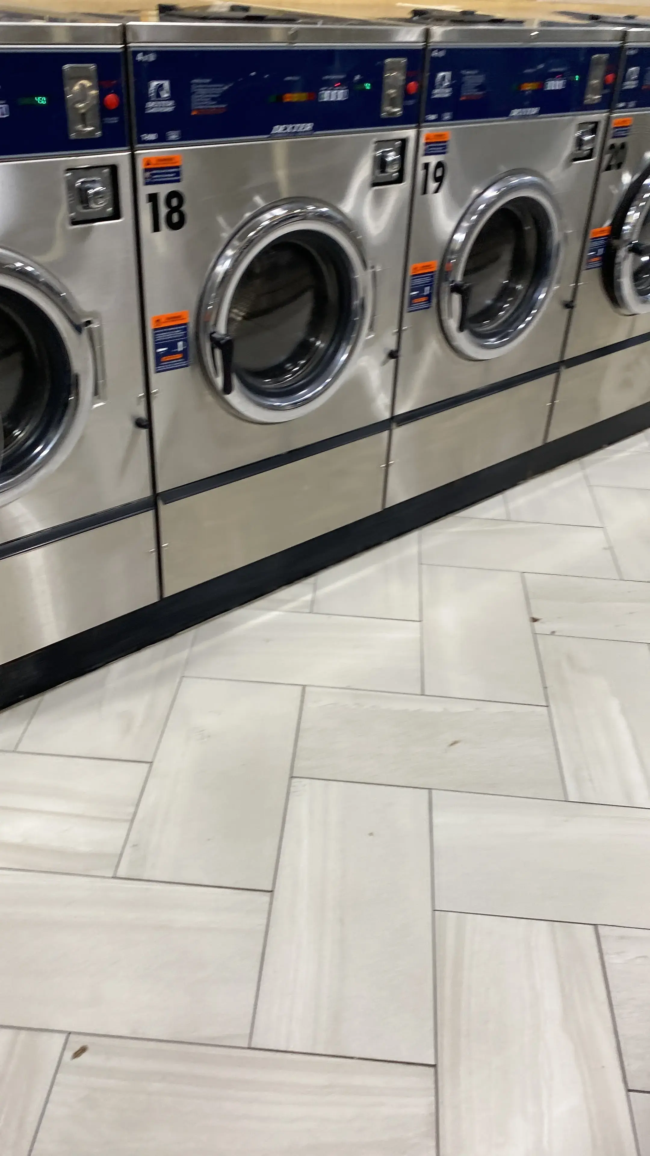 Brookshire Washateria & Cleaners thumbnail 5