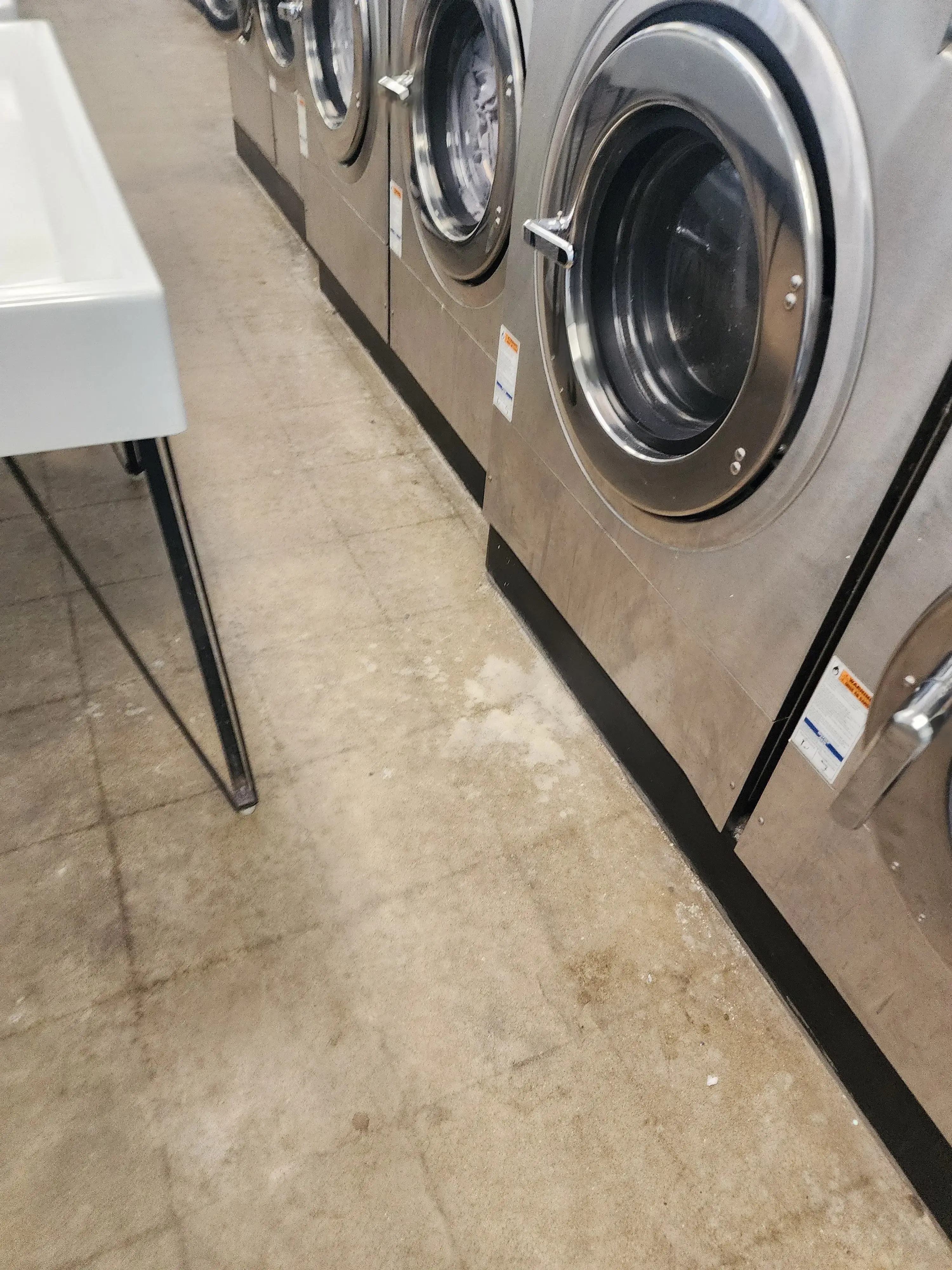 Bryant Laundromat - Coin & Credit Card Laundry - Image 19