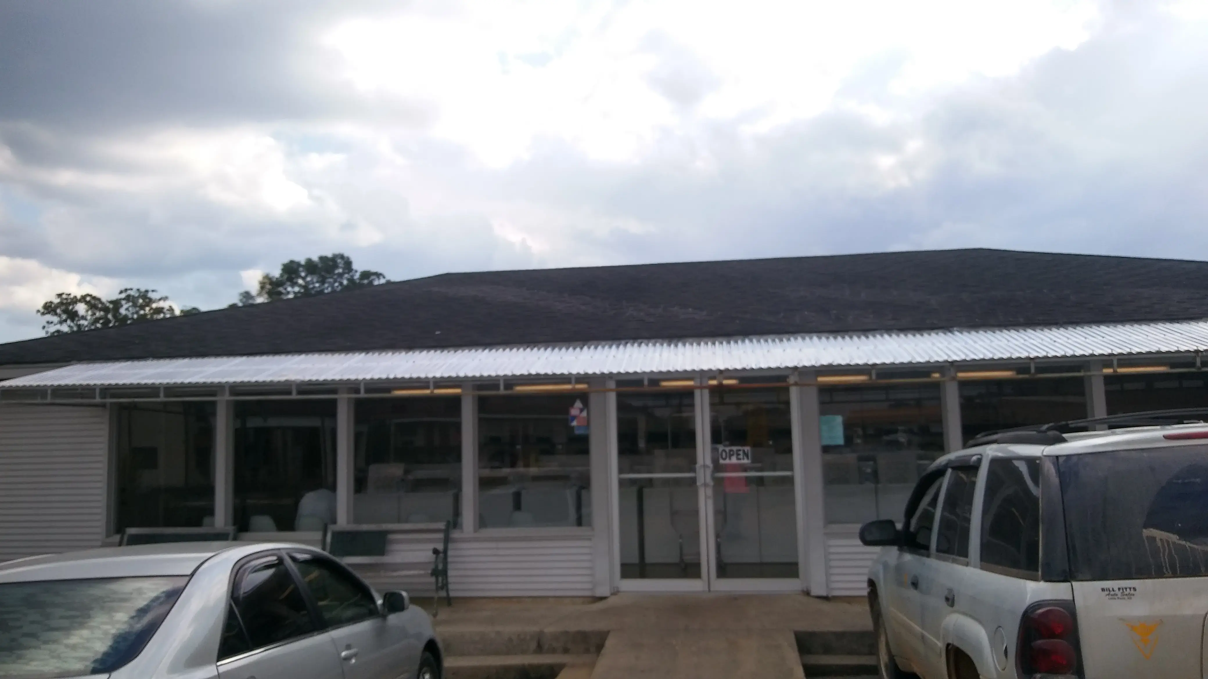 Bryant Laundromat - Coin & Credit Card Laundry thumbnail 11