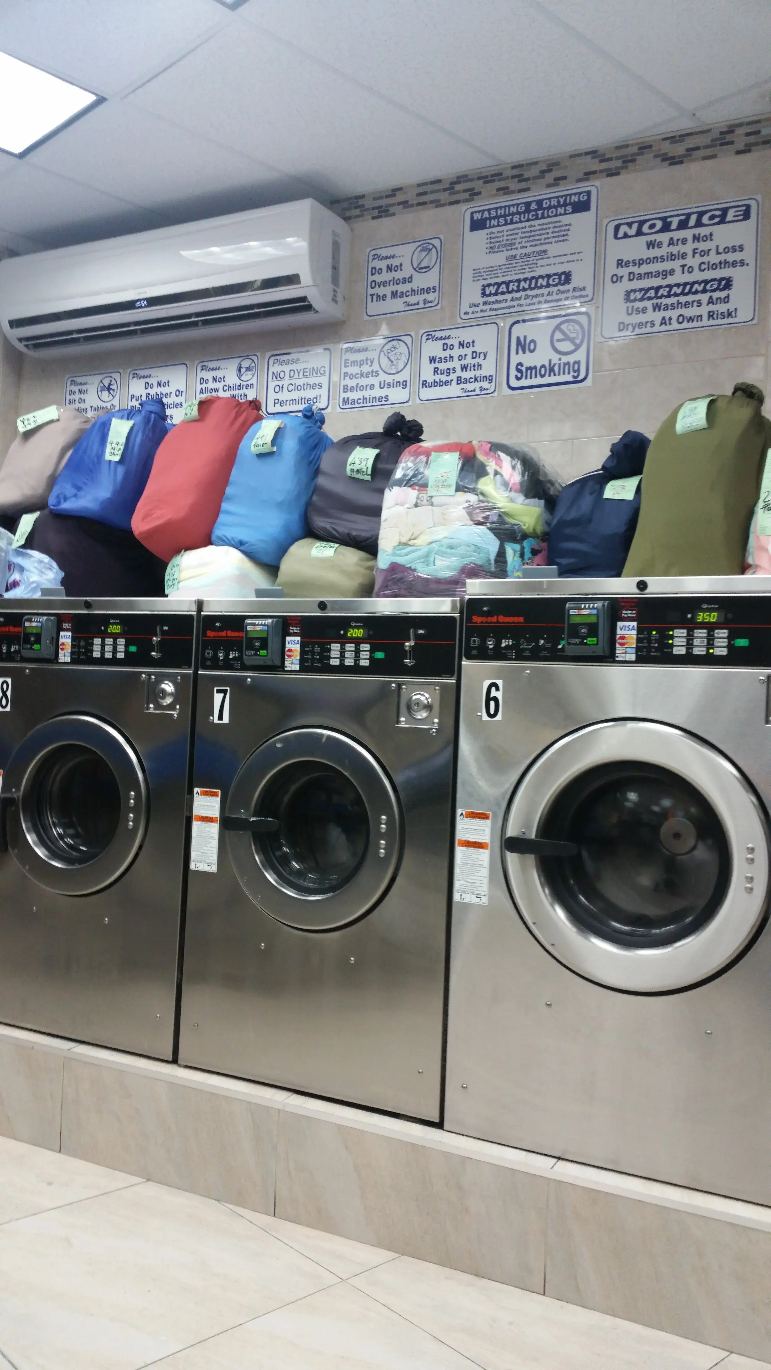 Bubble Land Laundromat & Dry cleaning thumbnail 9