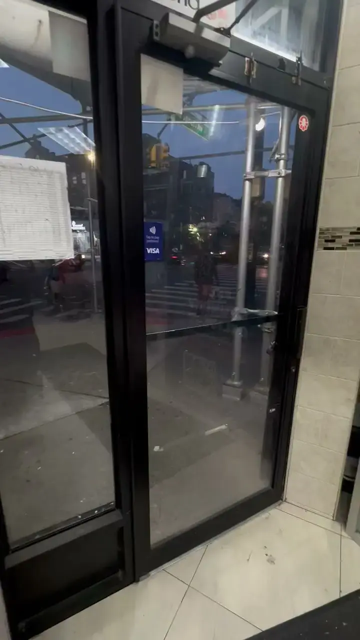 Bubble Land Laundromat & Dry cleaning thumbnail 5