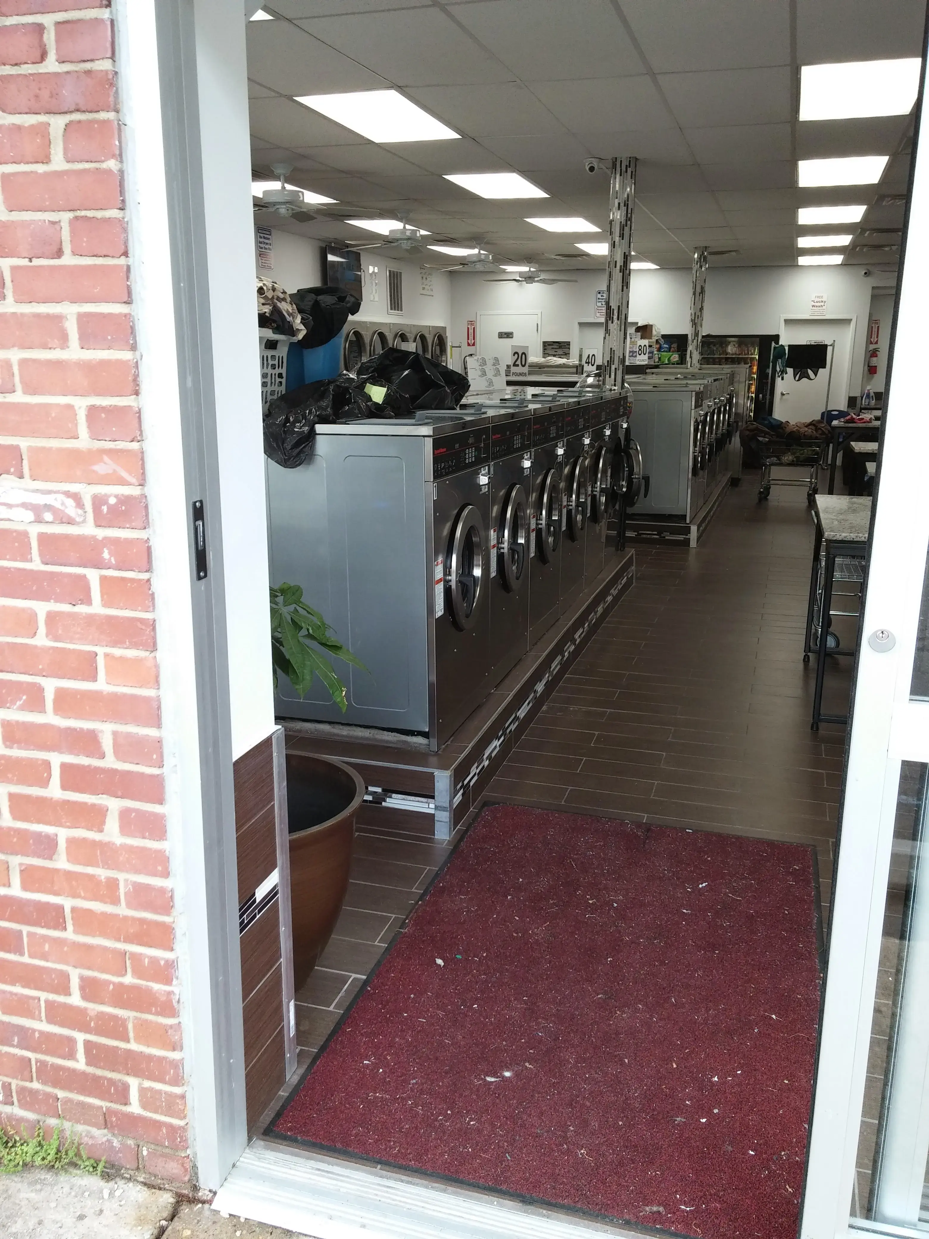 Bubble Laundromat - Alexandria thumbnail 9