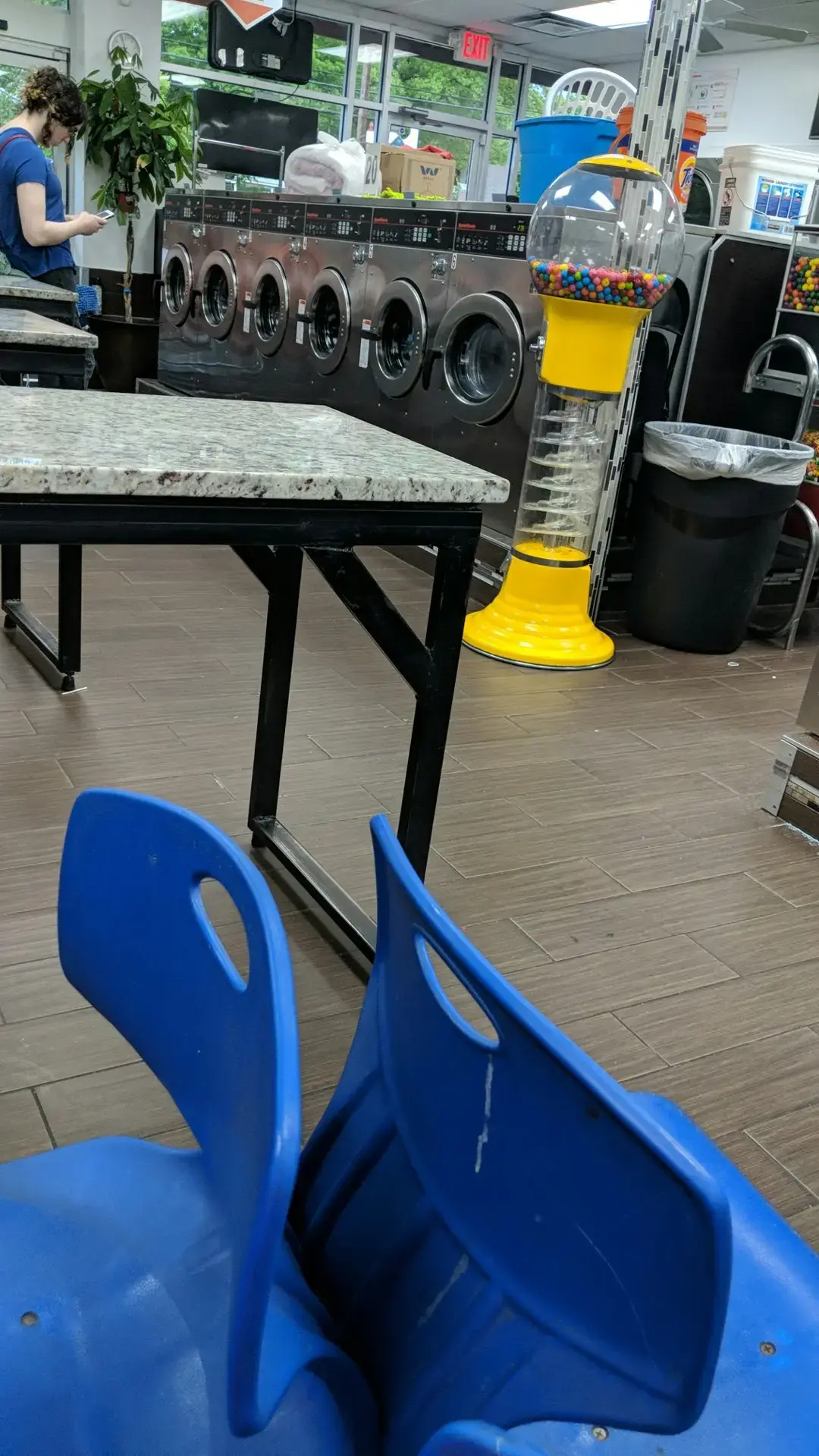 Bubble Laundromat - Alexandria - Image 11