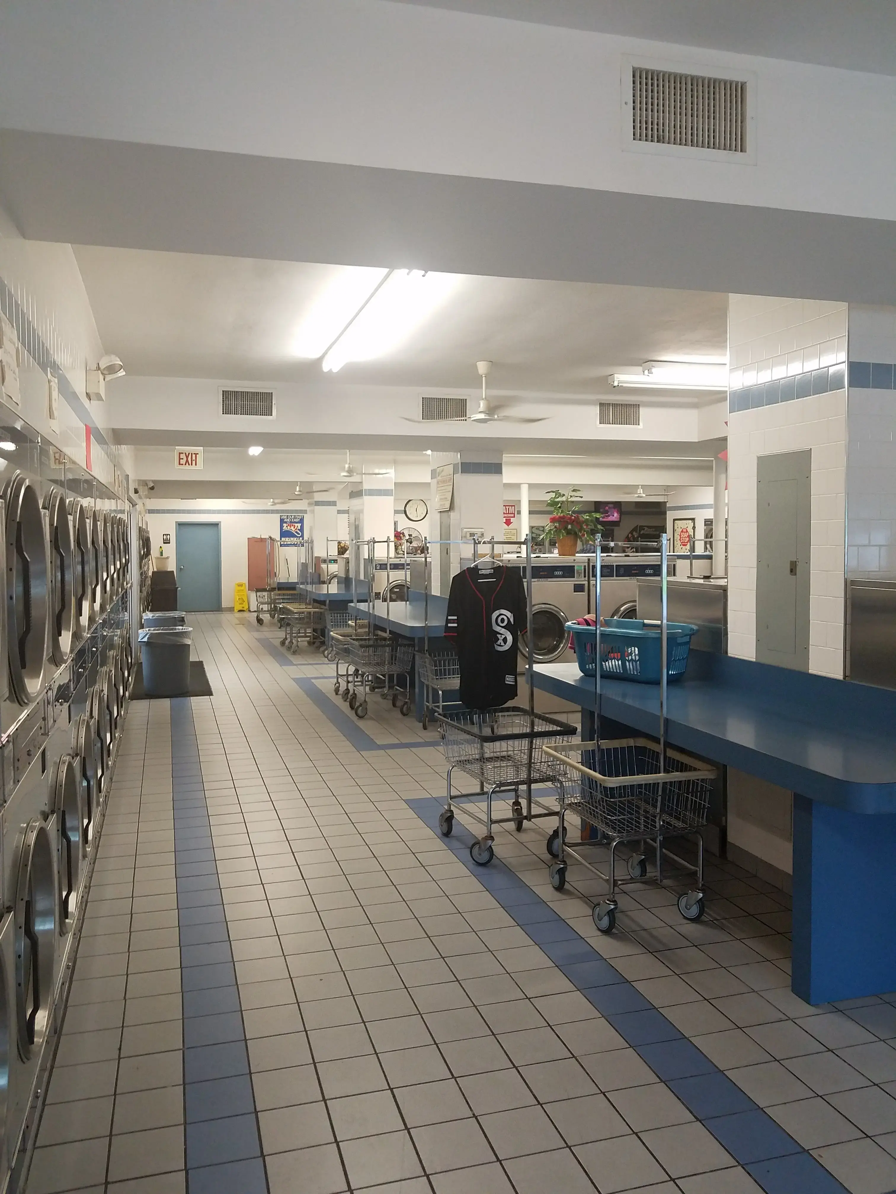 Bubble Queen Laundry - Image 16