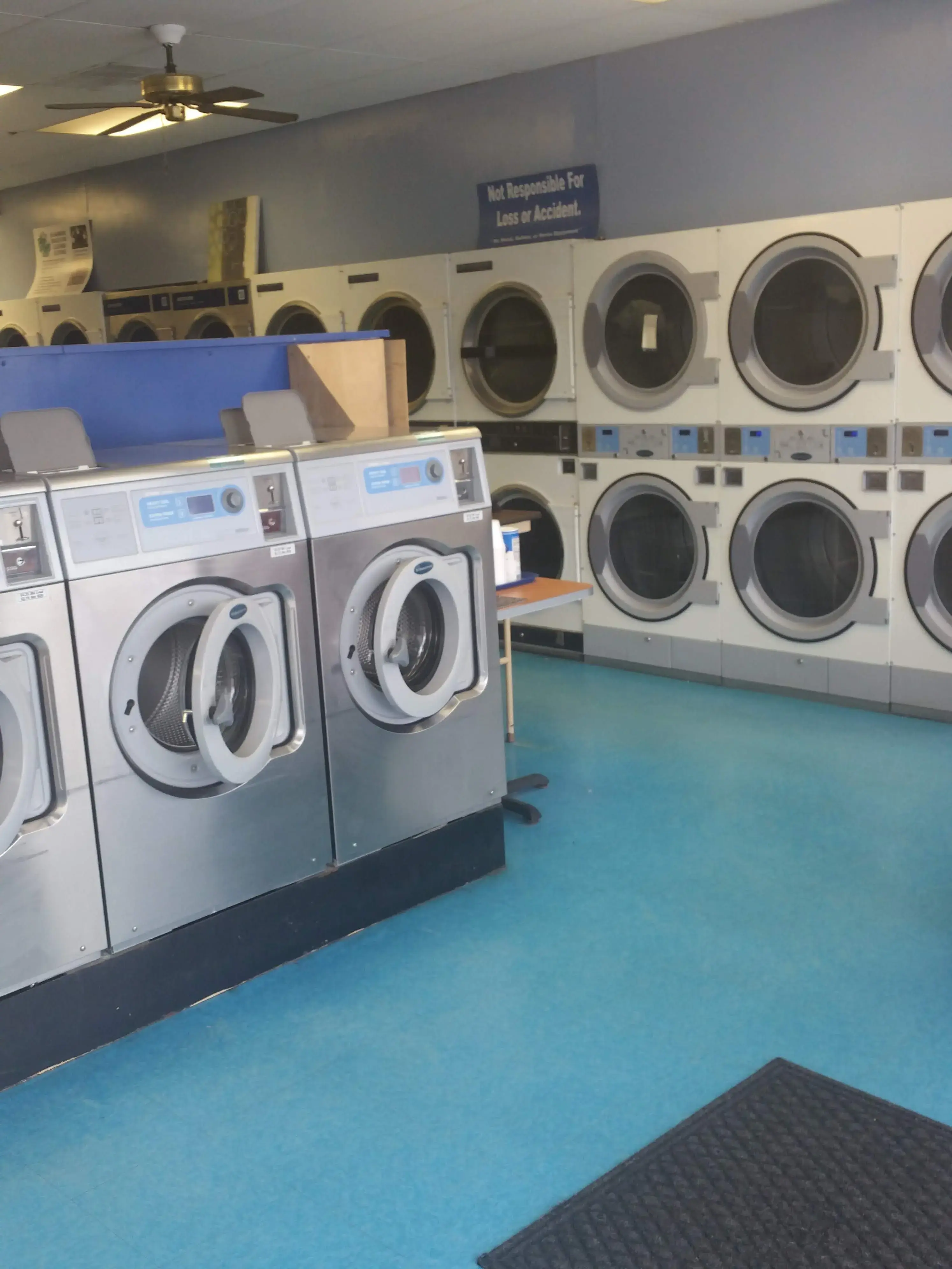 Bubble Room Coin Laundry & Dry Clean Lenexa thumbnail 20