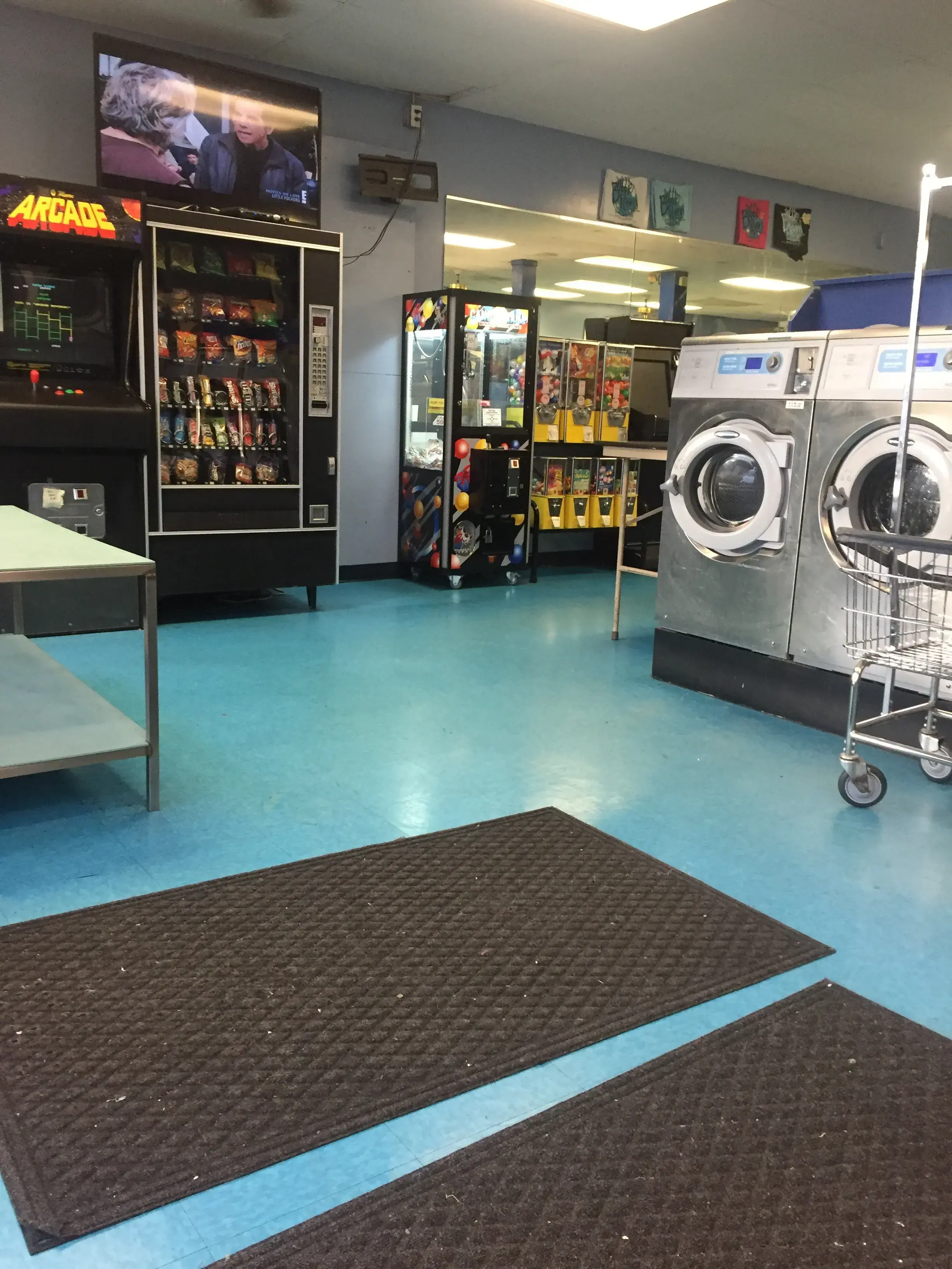 Bubble Room Coin Laundry & Dry Clean Lenexa - Image 18
