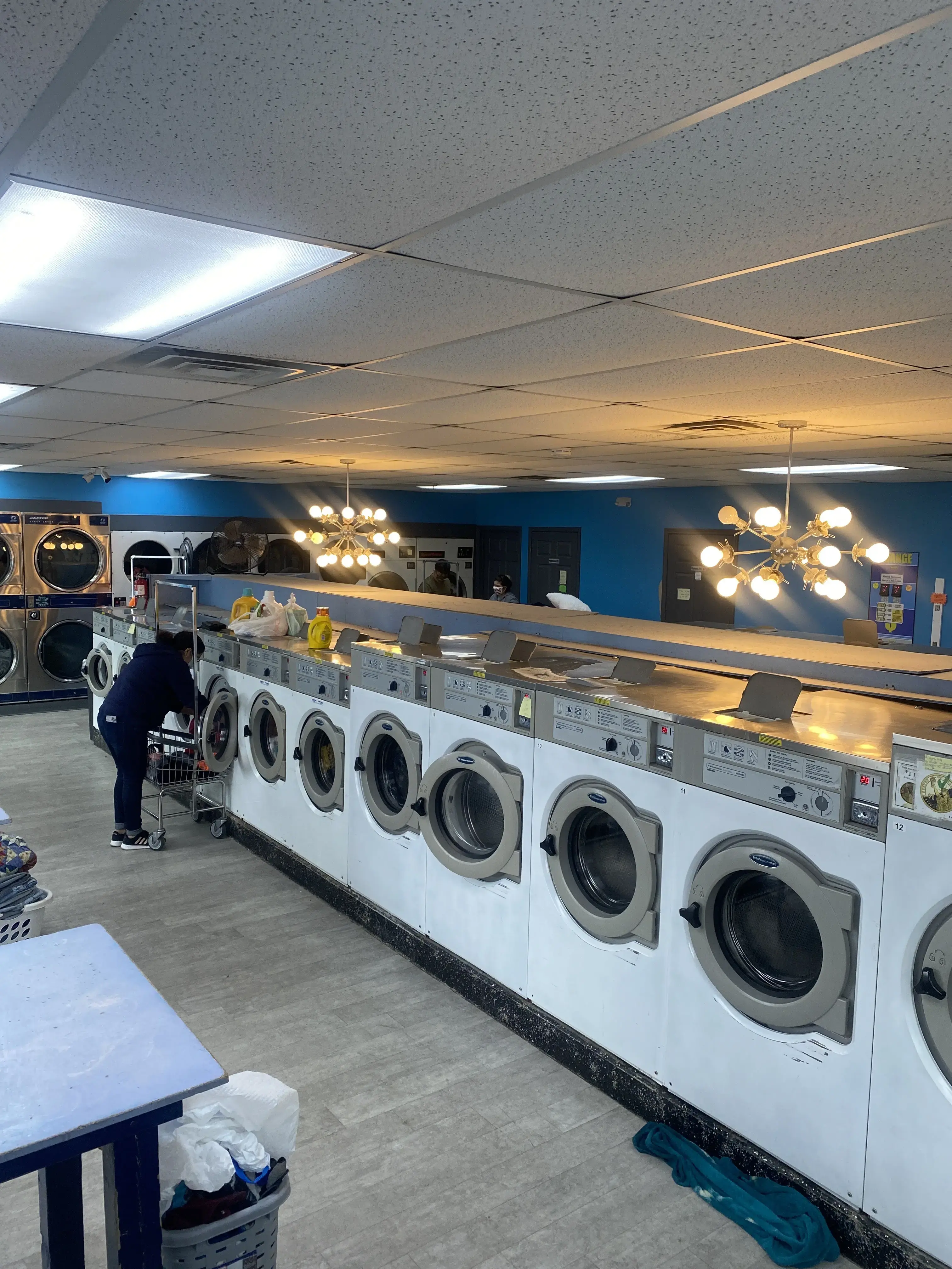Bubble Room Laundromat - Olathe thumbnail 18
