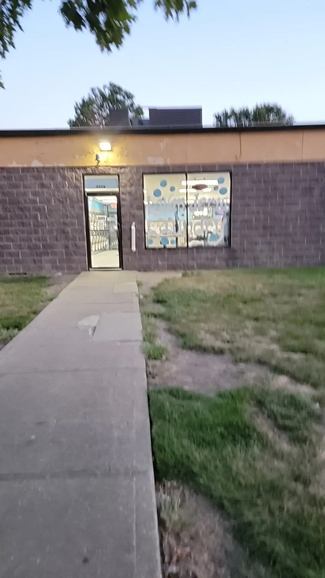 Bubble Room Laundromat - Olathe - Image 20