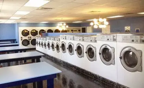 Bubble Room Laundromat - Olathe thumbnail 12