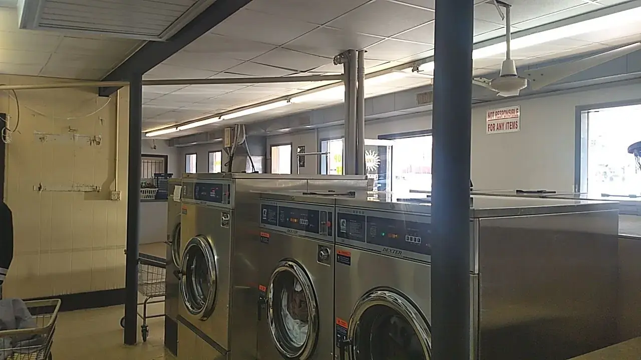 Bubble Splash Laundry - Image 15