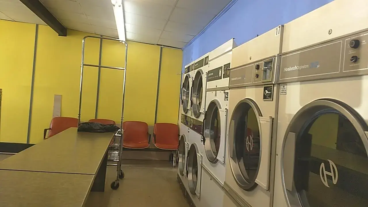 Bubble Splash Laundry - Image 13