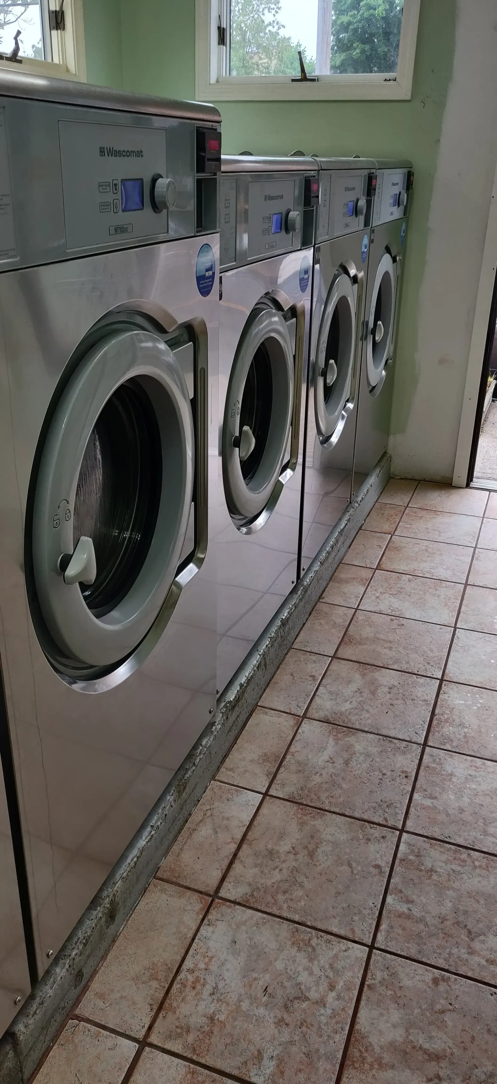 Bubble & Squeak Laundromat - Image 7