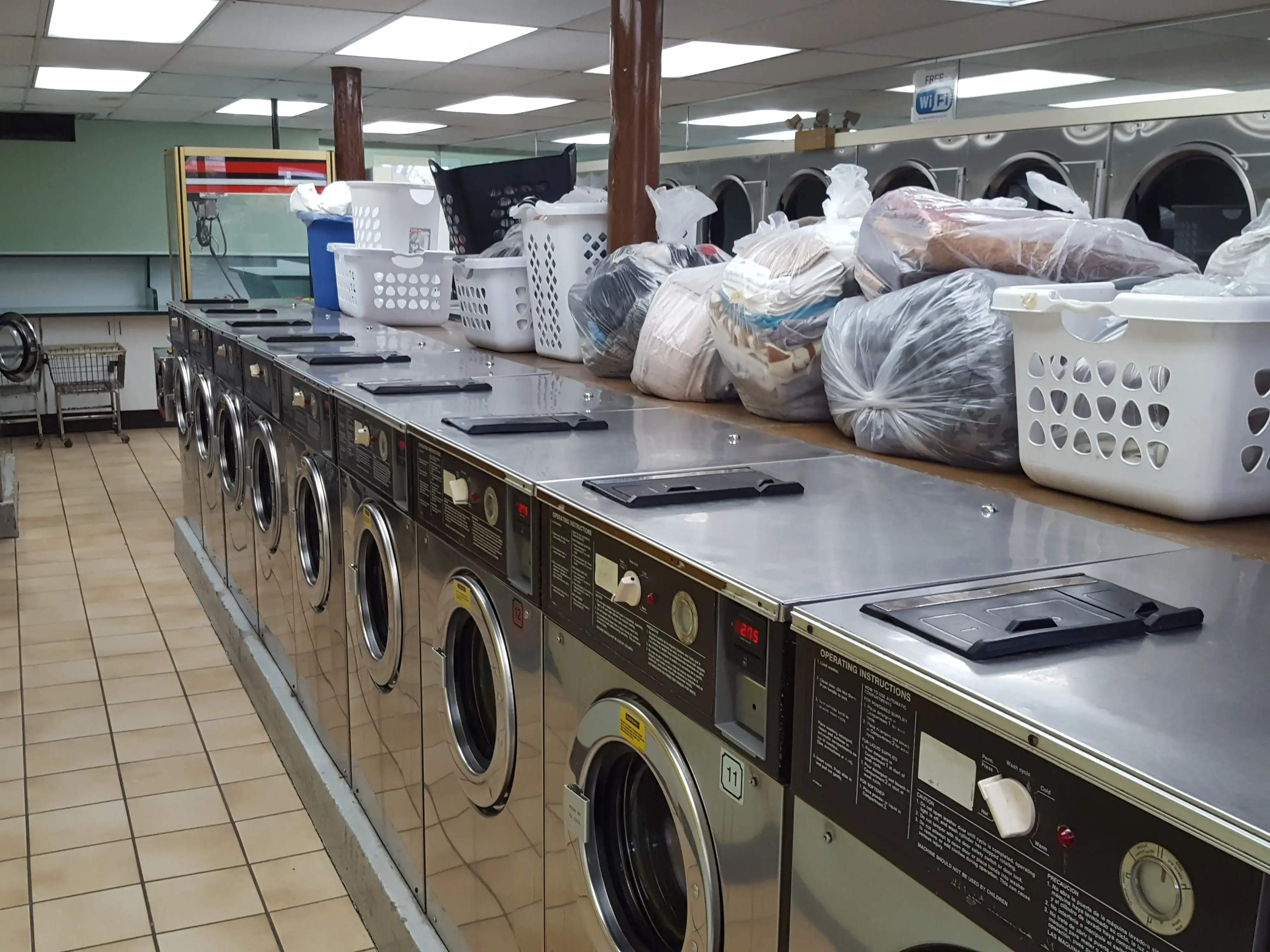 Bubble & Squeak Laundromat - Image 10