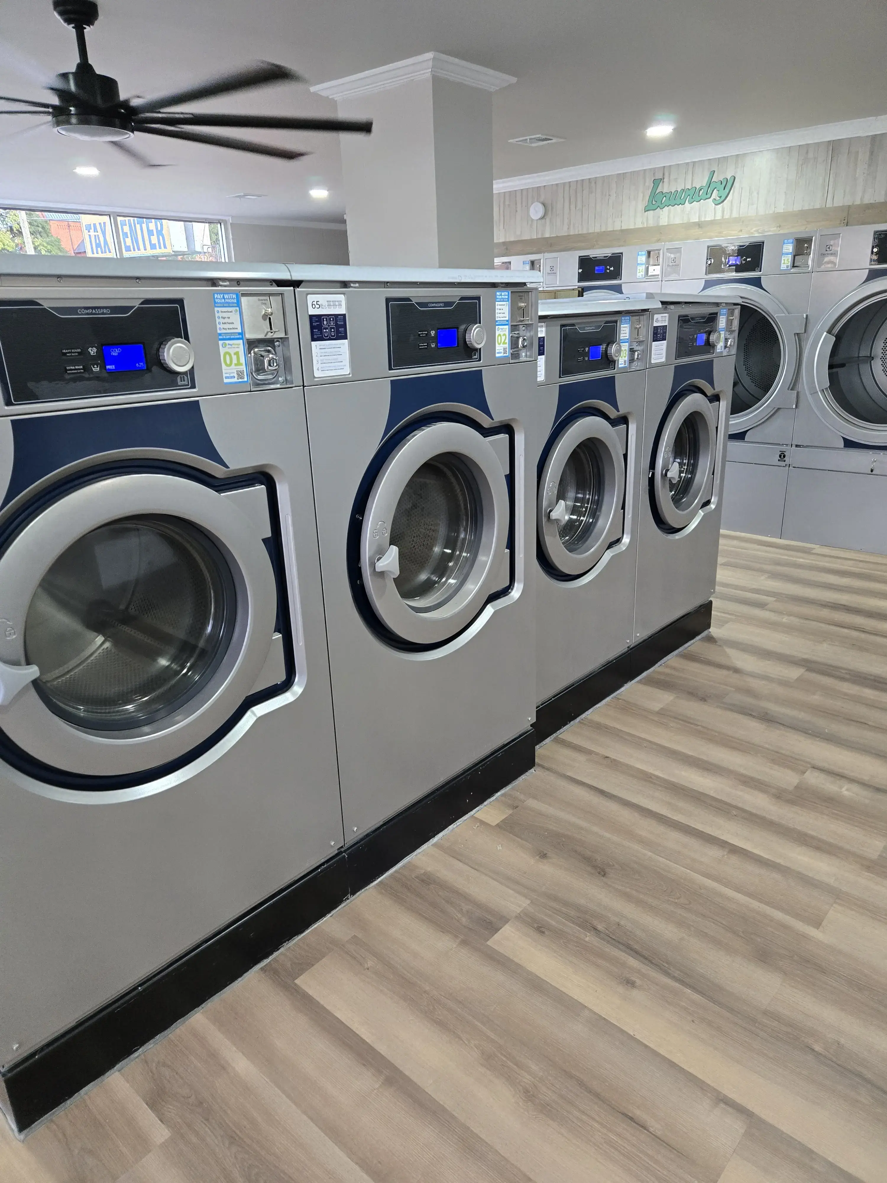 Bubble Town Laundromat thumbnail 11