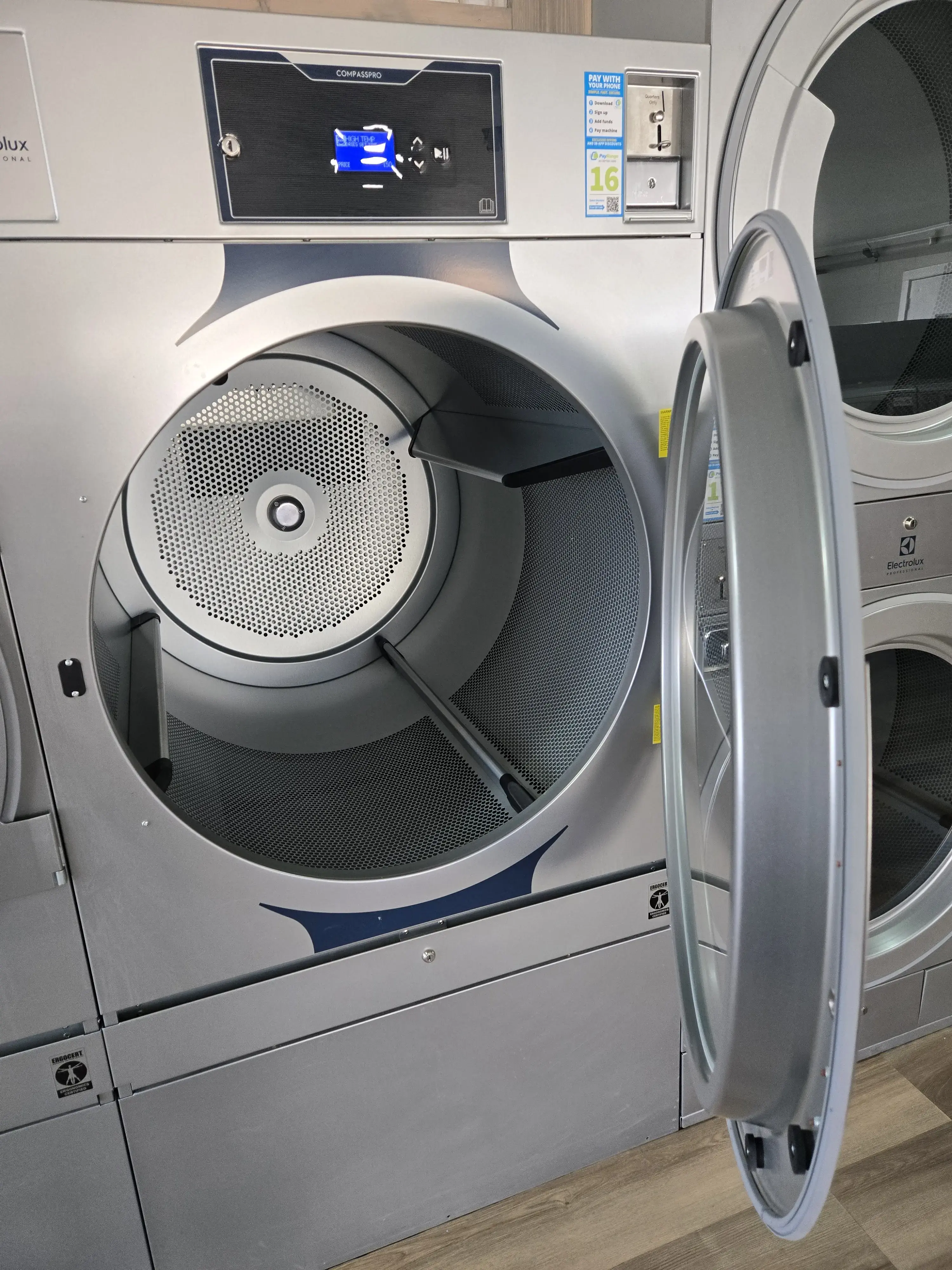 Bubble Town Laundromat thumbnail 12