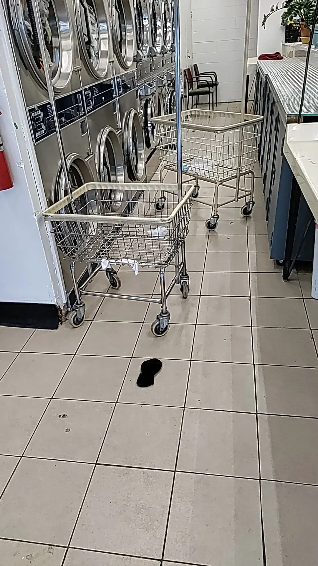 Bubble Wash Coin Laundry thumbnail 7