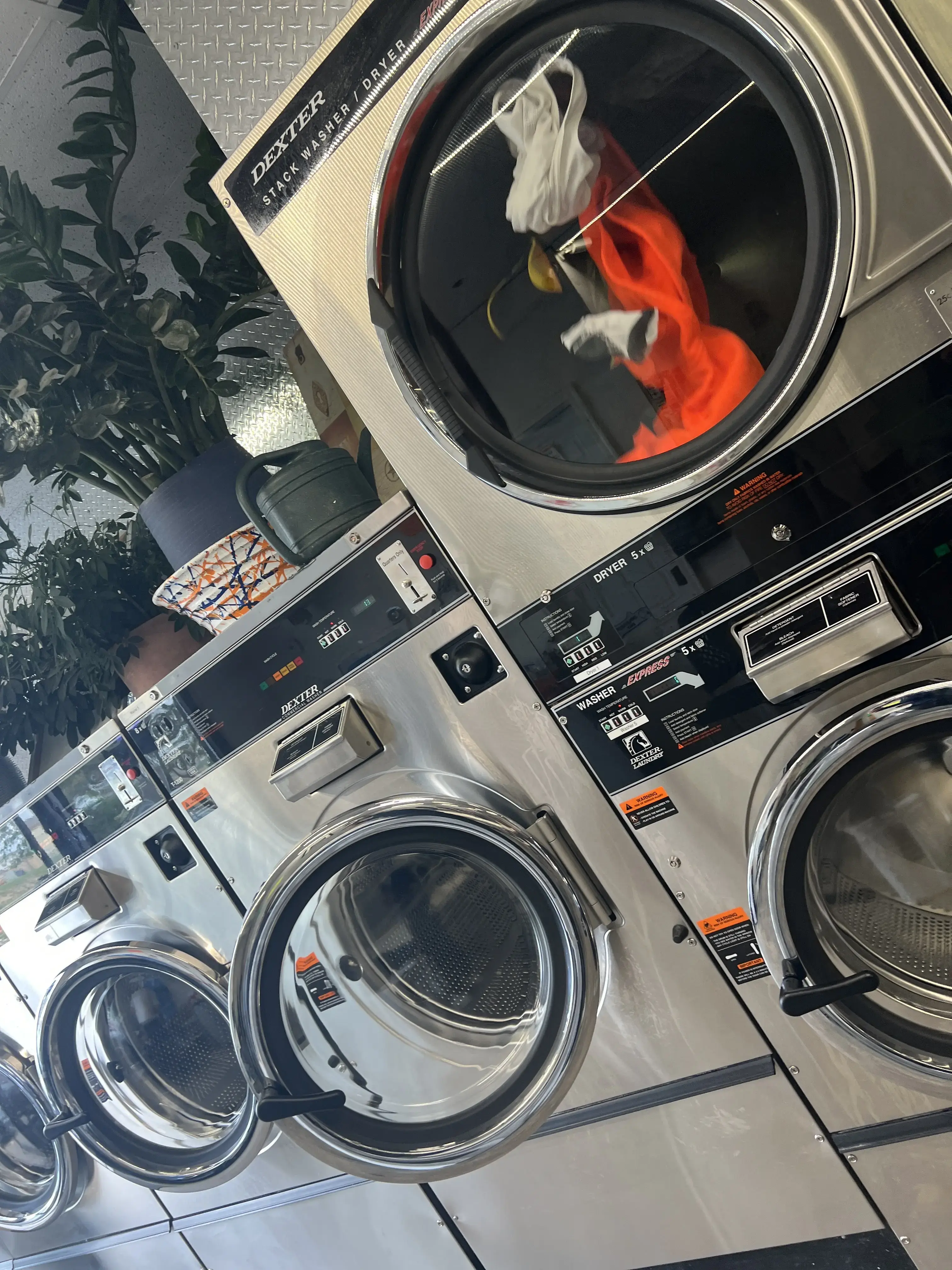 Bubble Wash Coin Laundry thumbnail 19