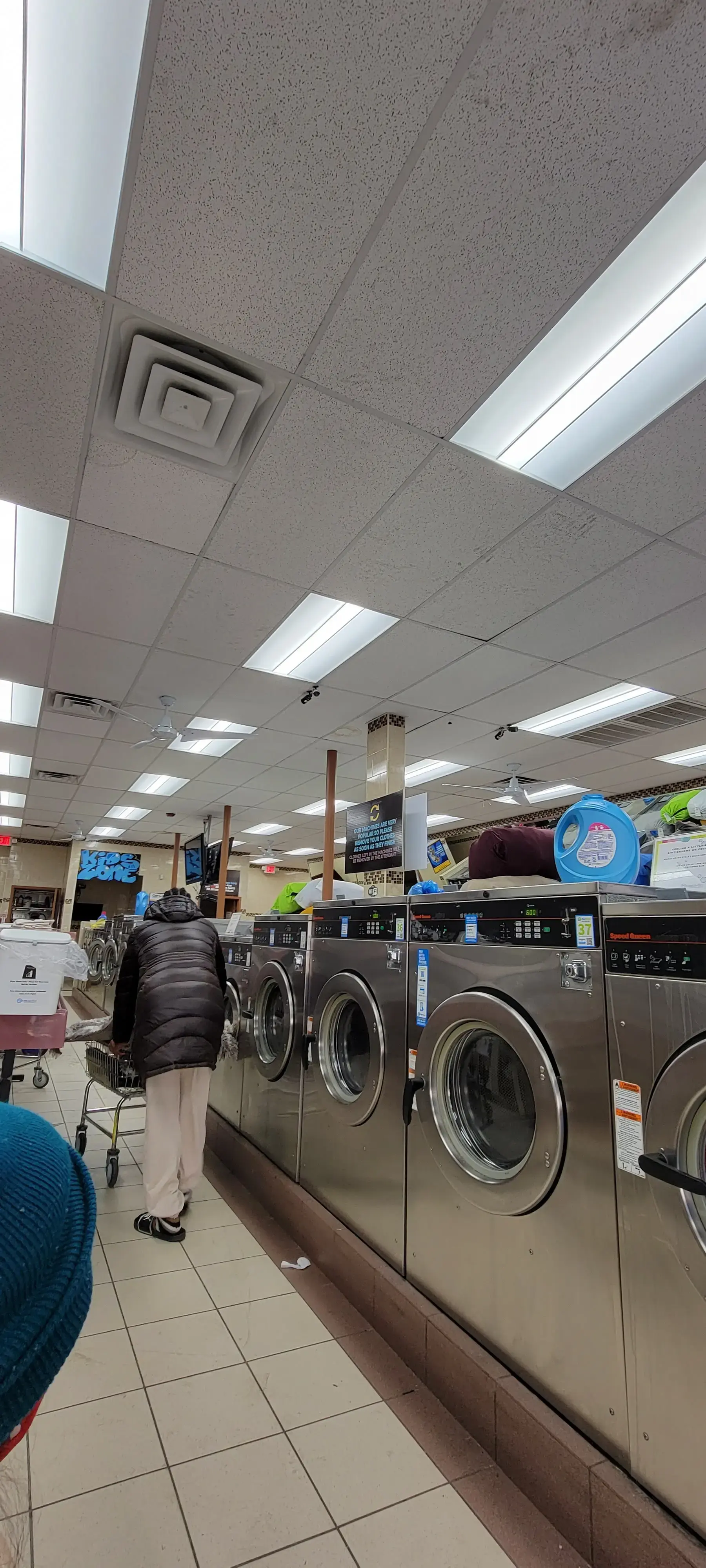 Bubble Zone Laundromat - Image 7