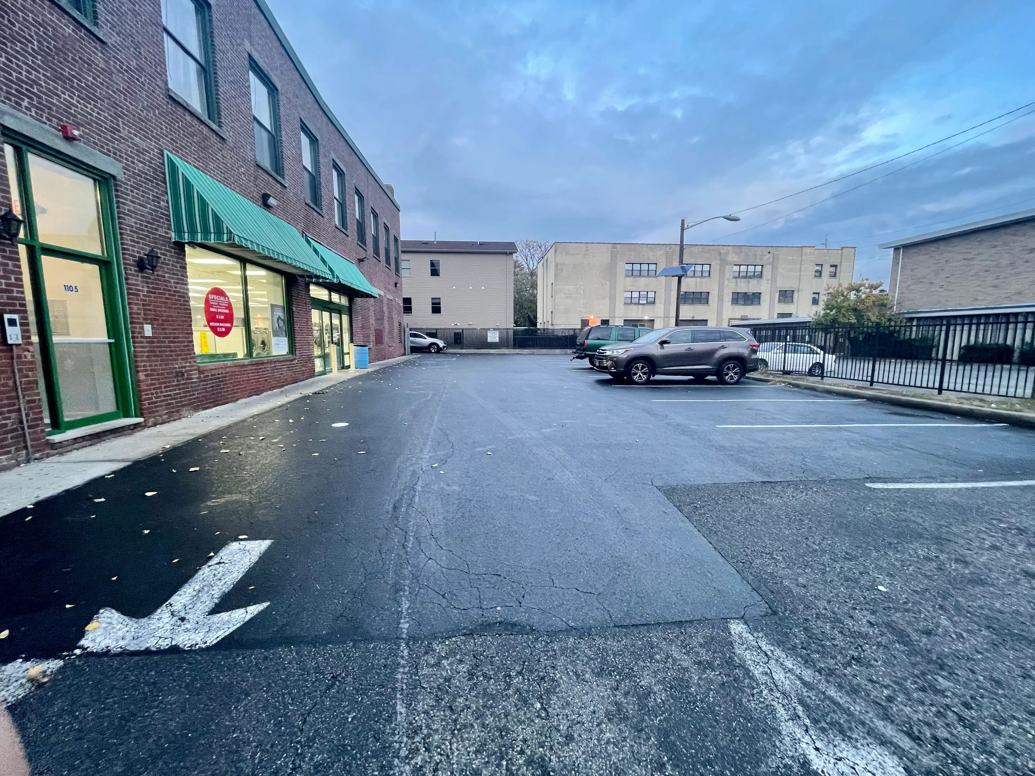 Bubbles 2 Laundromat - Image 5