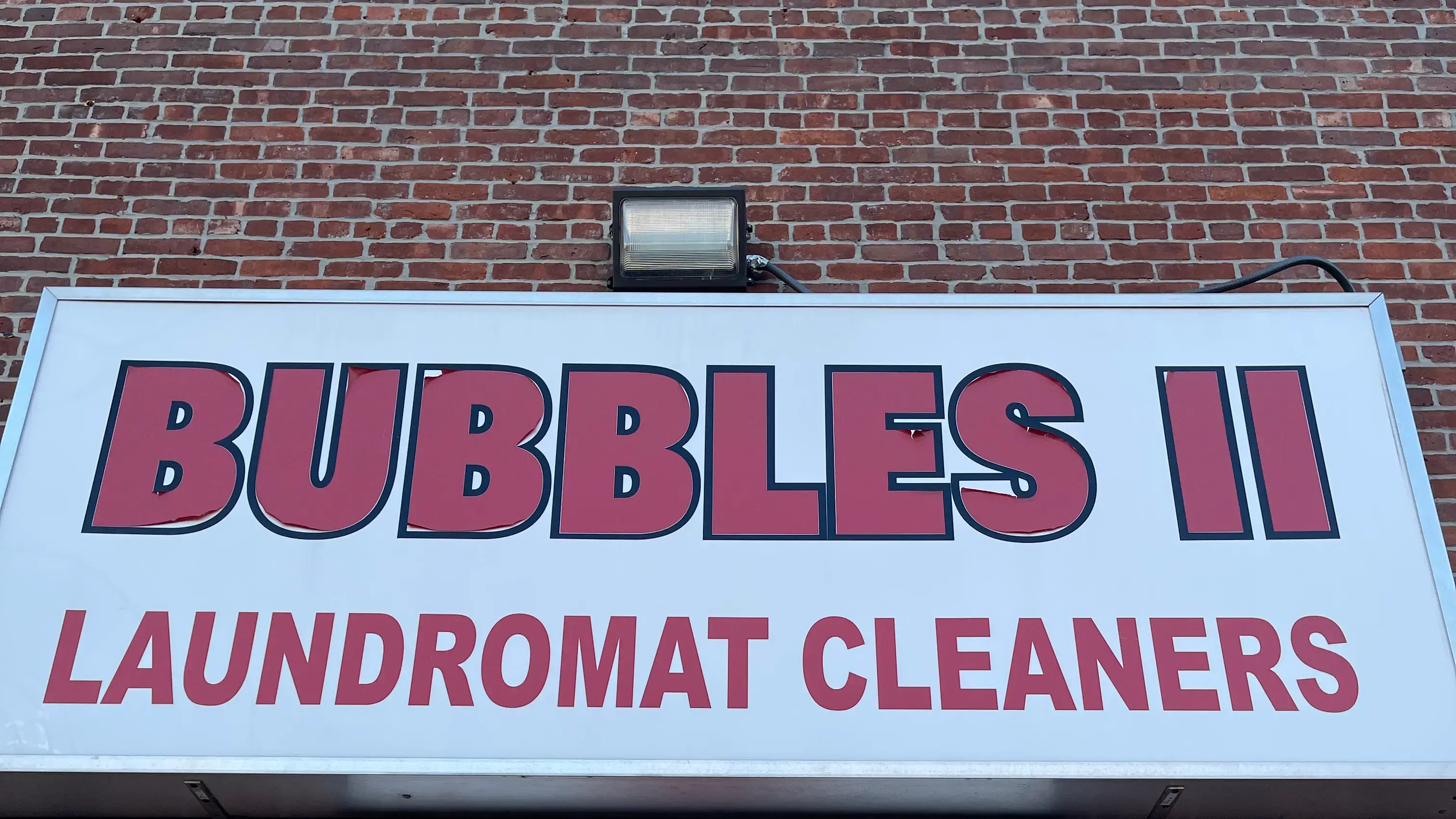 Bubbles 2 Laundromat - Image 19