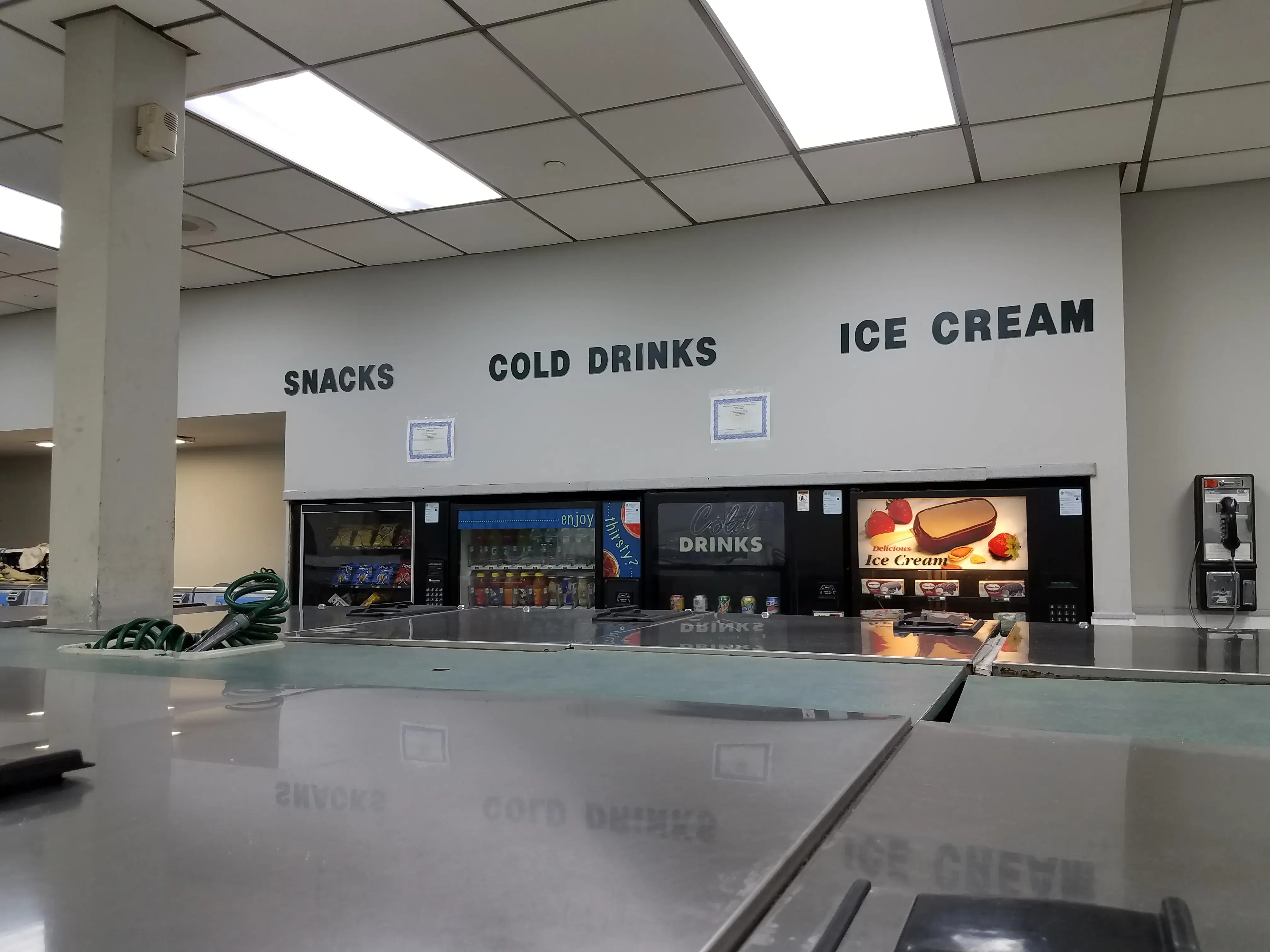 Bubbles 2 Laundromat - Image 15