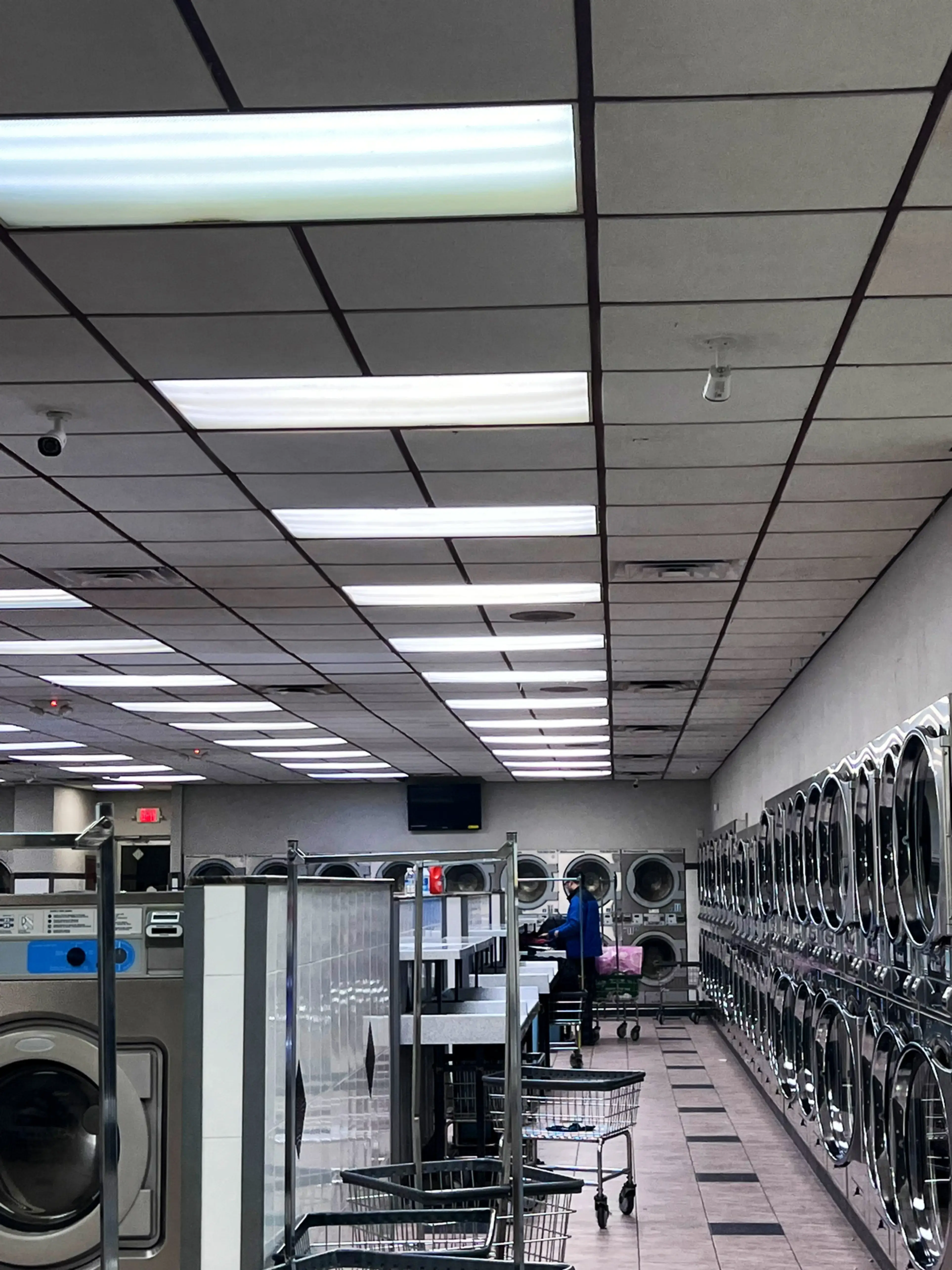 Bubbles 3 Laundromat - Image 17
