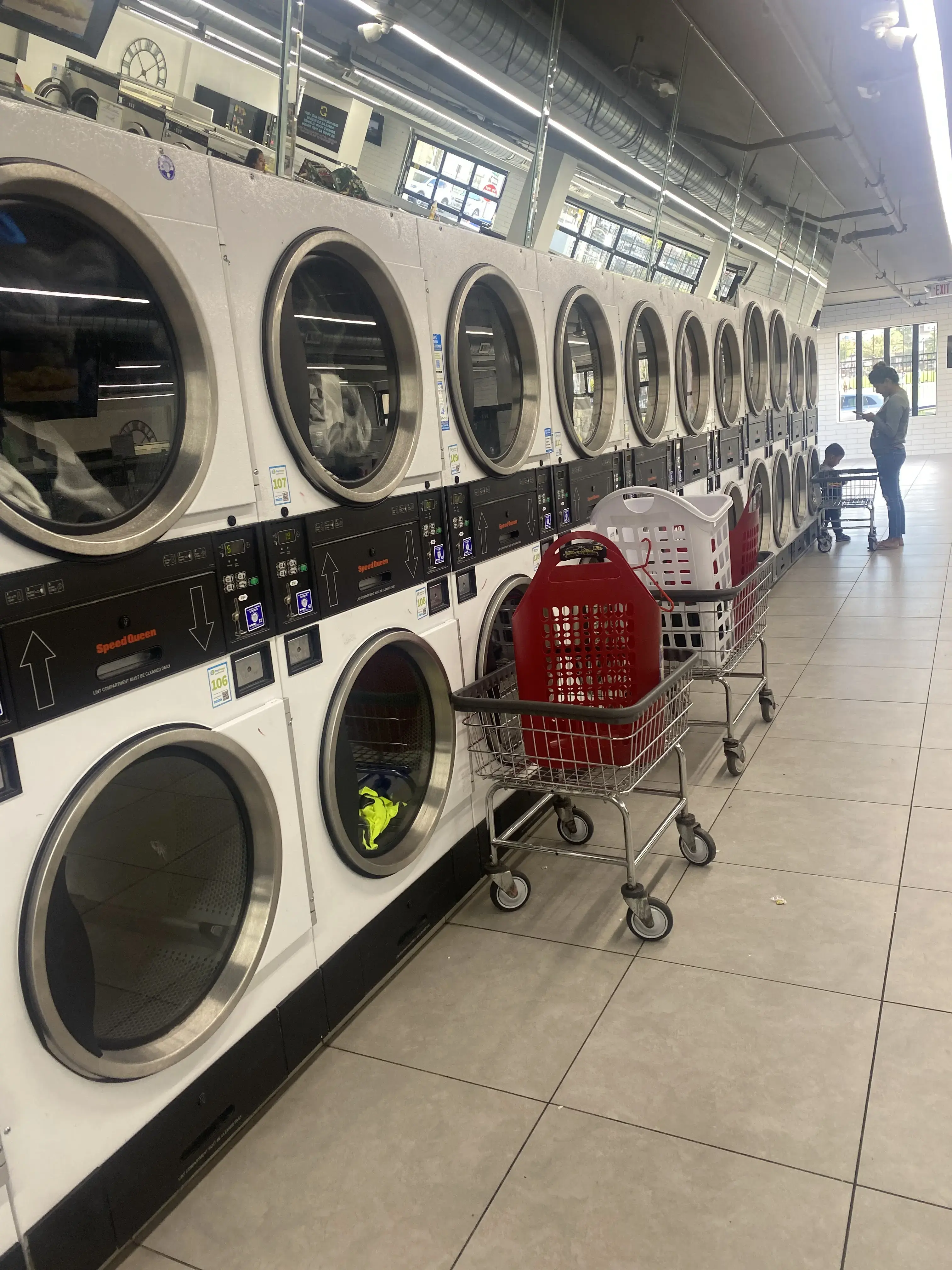 Bubbles aRe US Laundromats - Image 19