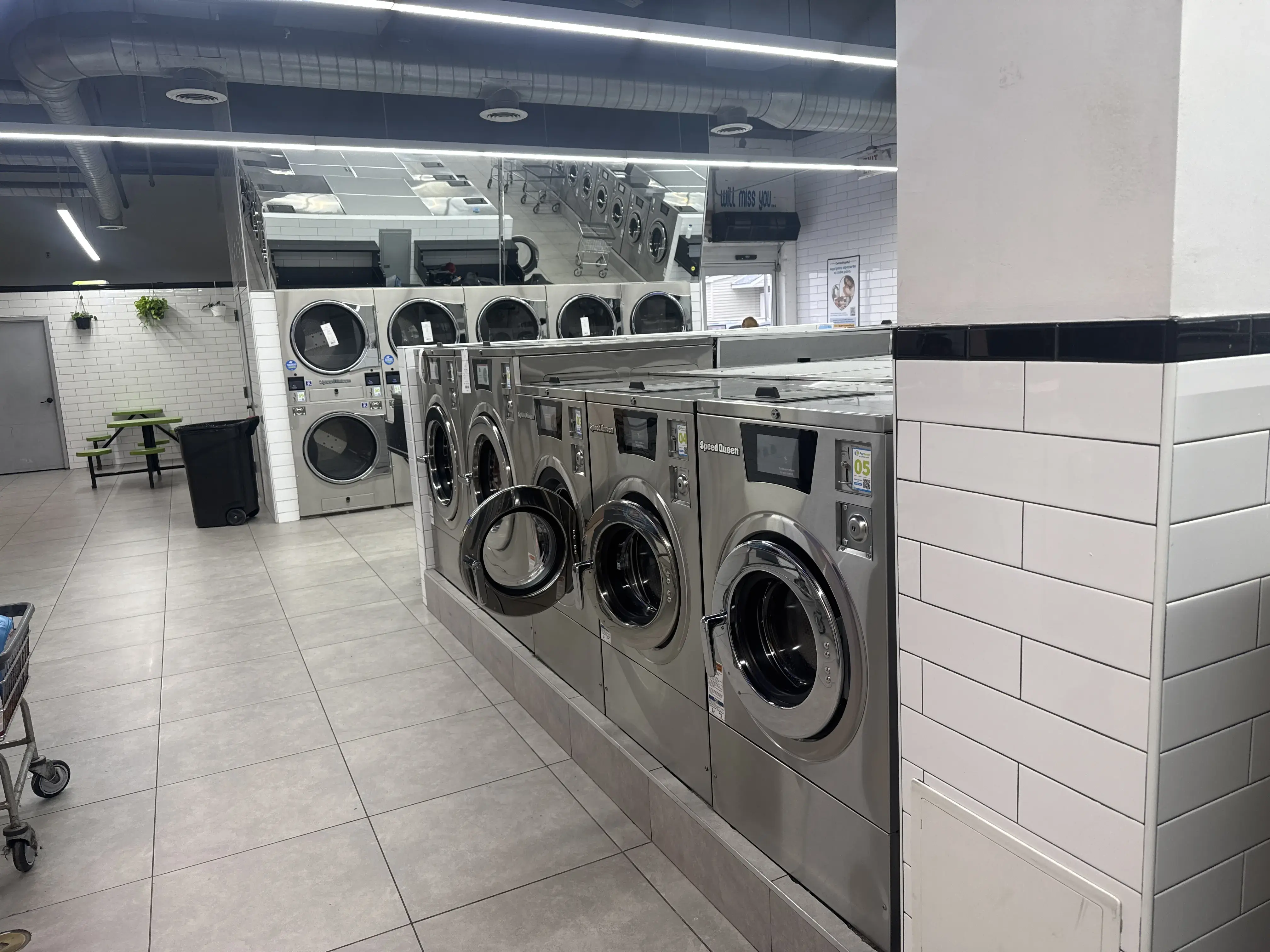 Bubbles aRe US Laundromats thumbnail 1