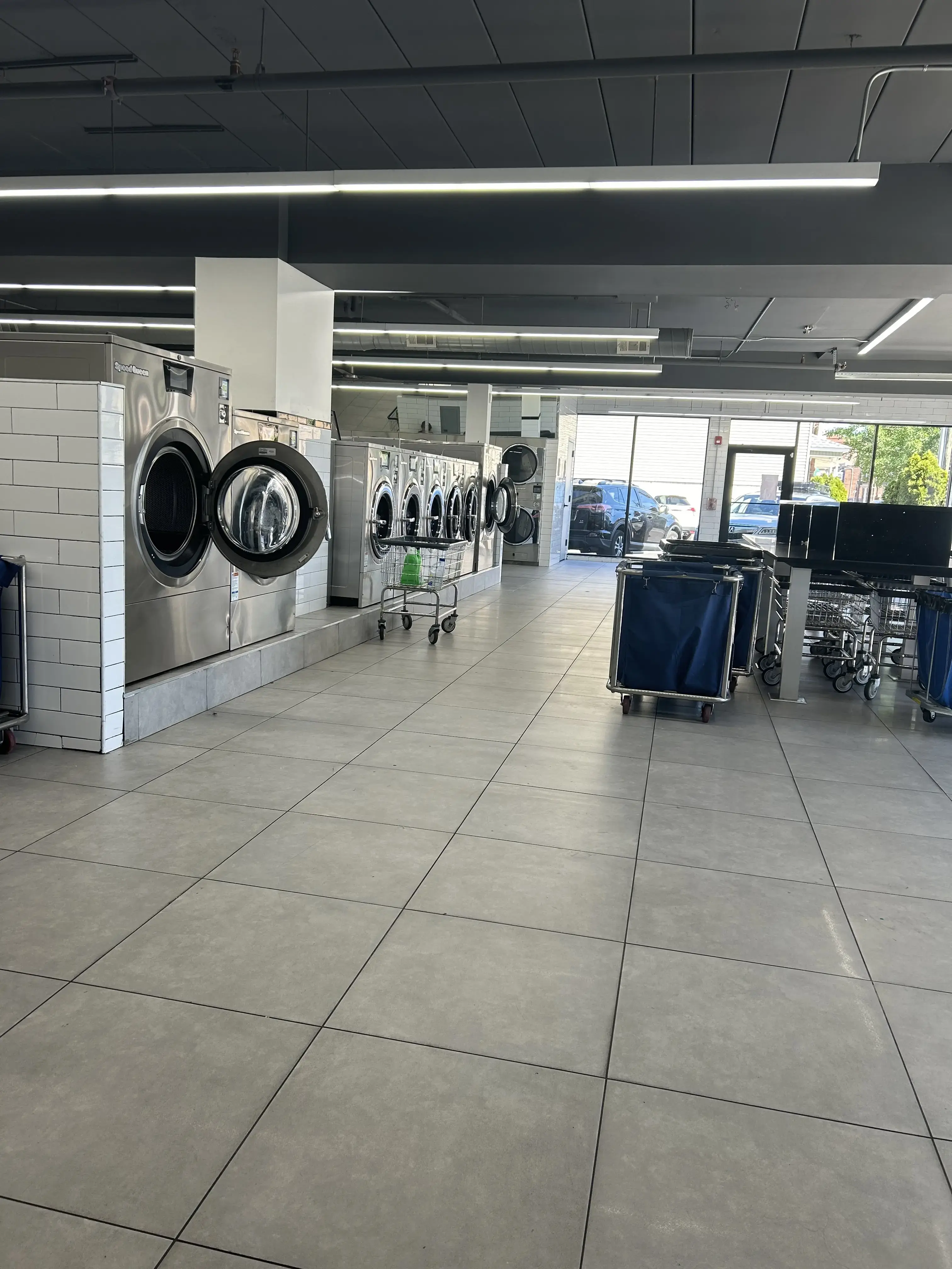 Bubbles aRe US Laundromats thumbnail 20