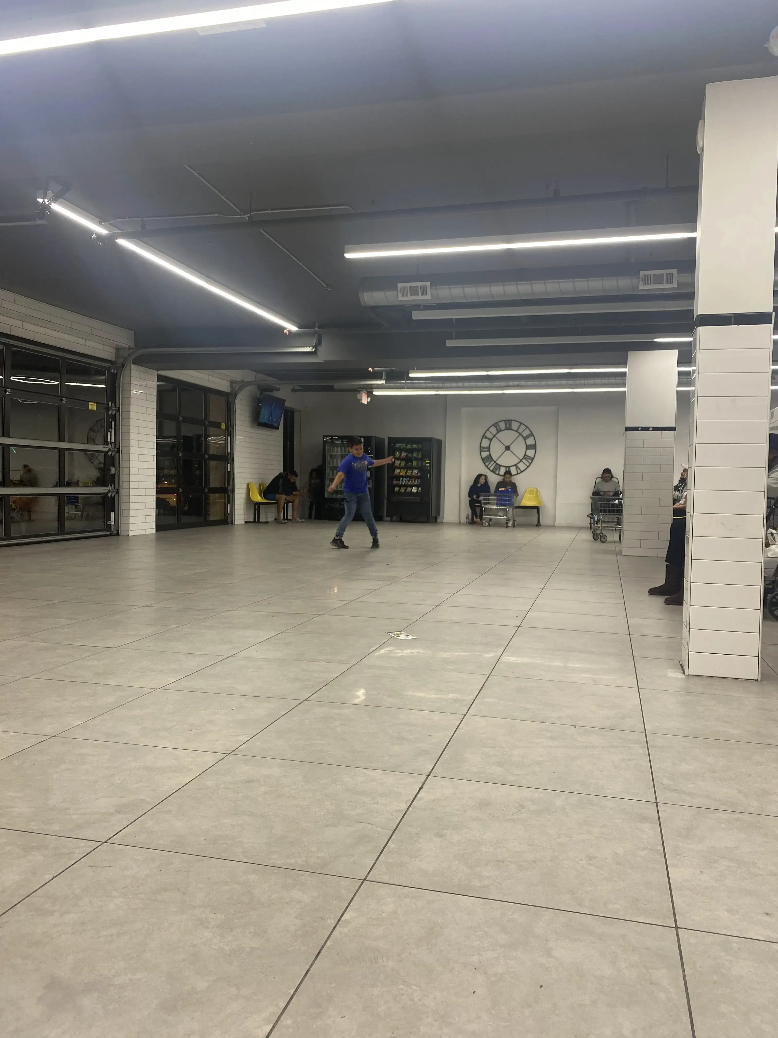 Bubbles aRe US Laundromats thumbnail 9