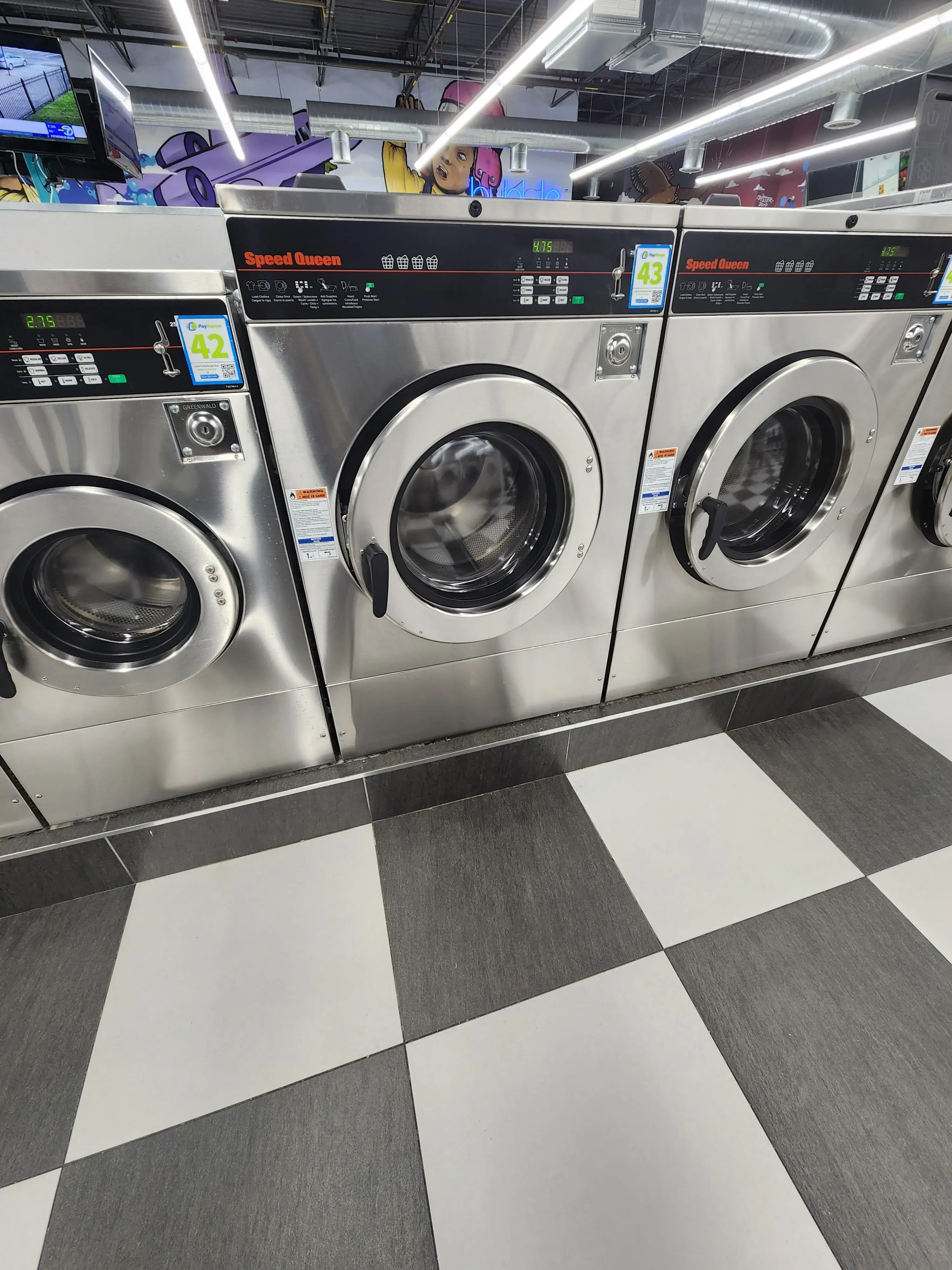 Bubbles aRe US Laundromats thumbnail 14