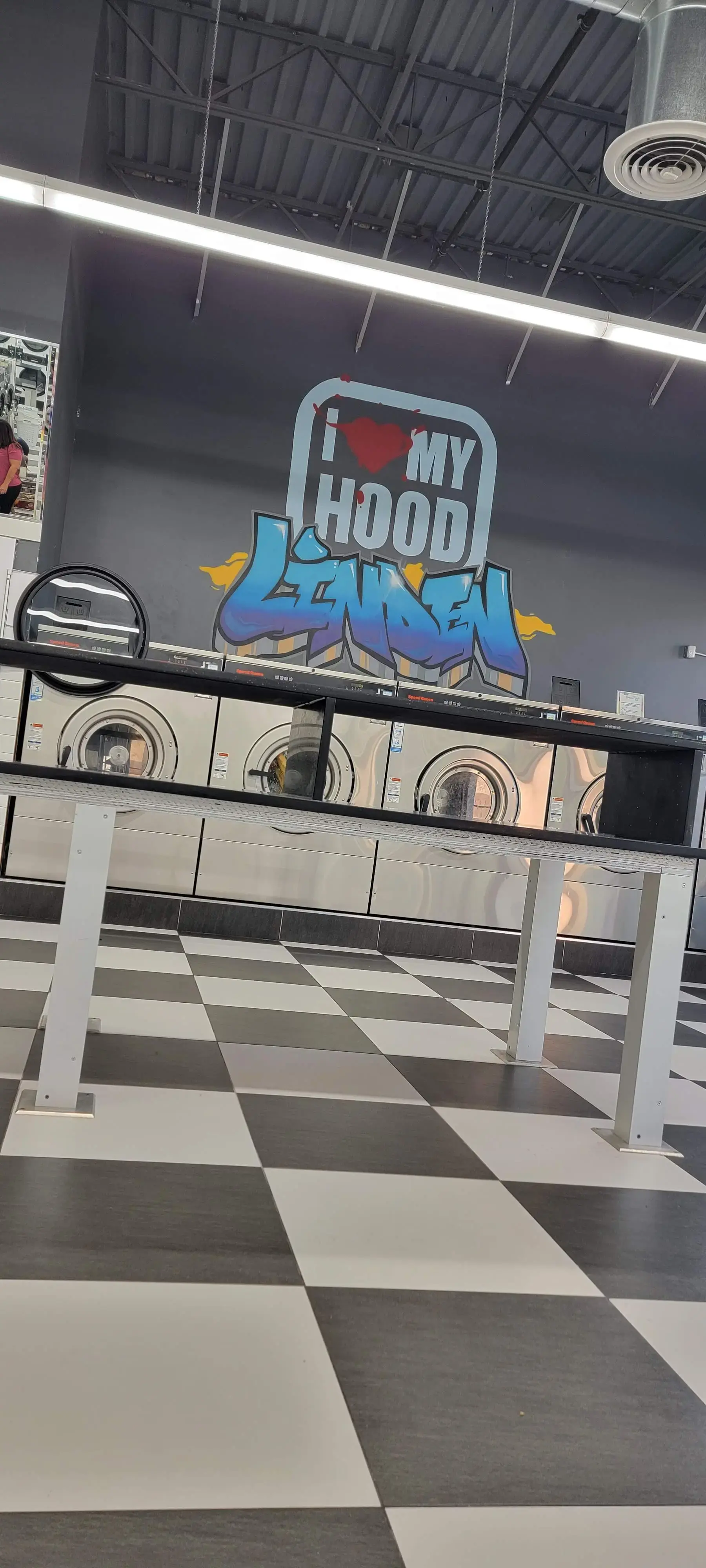 Bubbles aRe US Laundromats thumbnail 20
