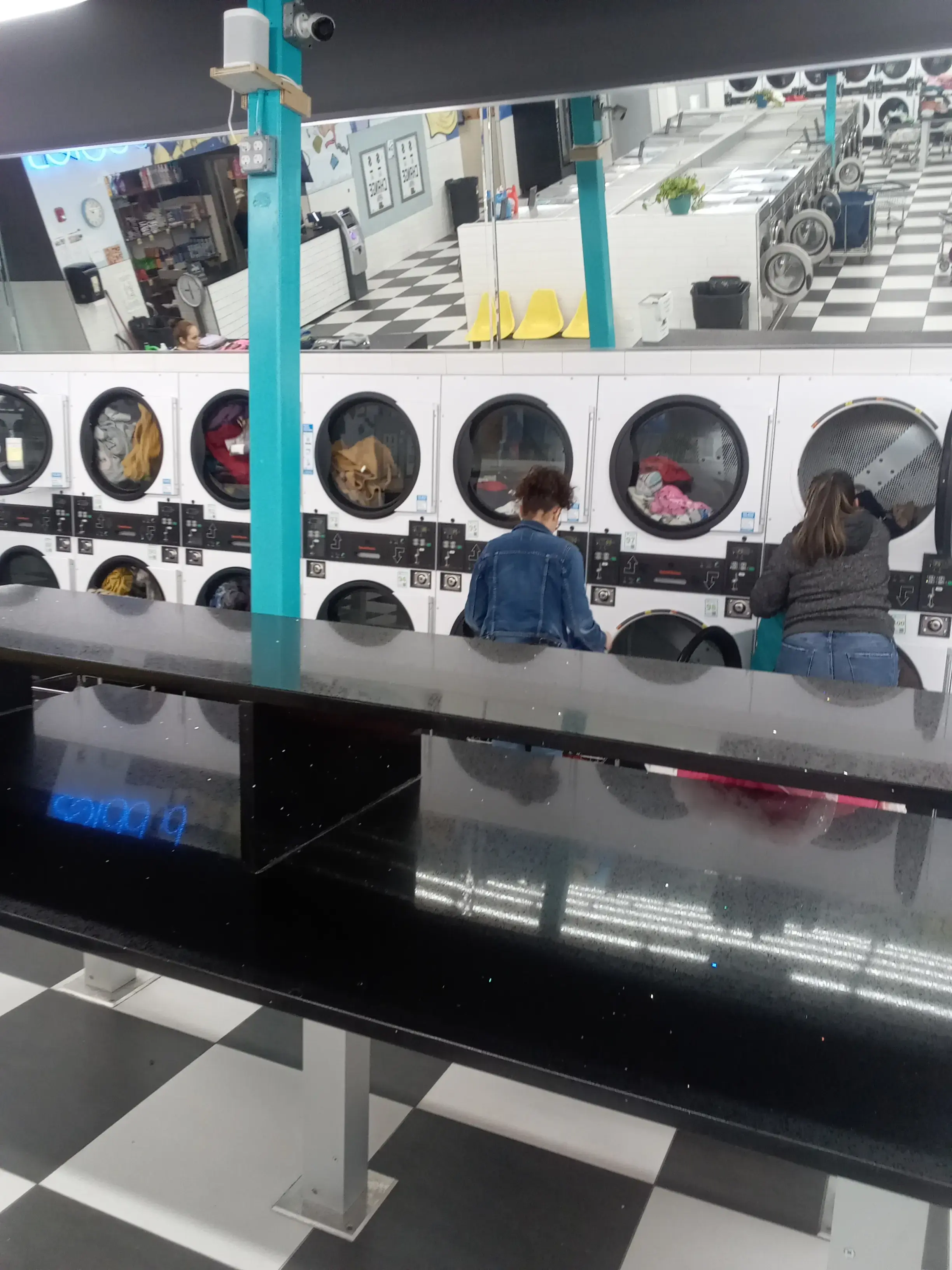 Bubbles aRe US Laundromats - Image 16