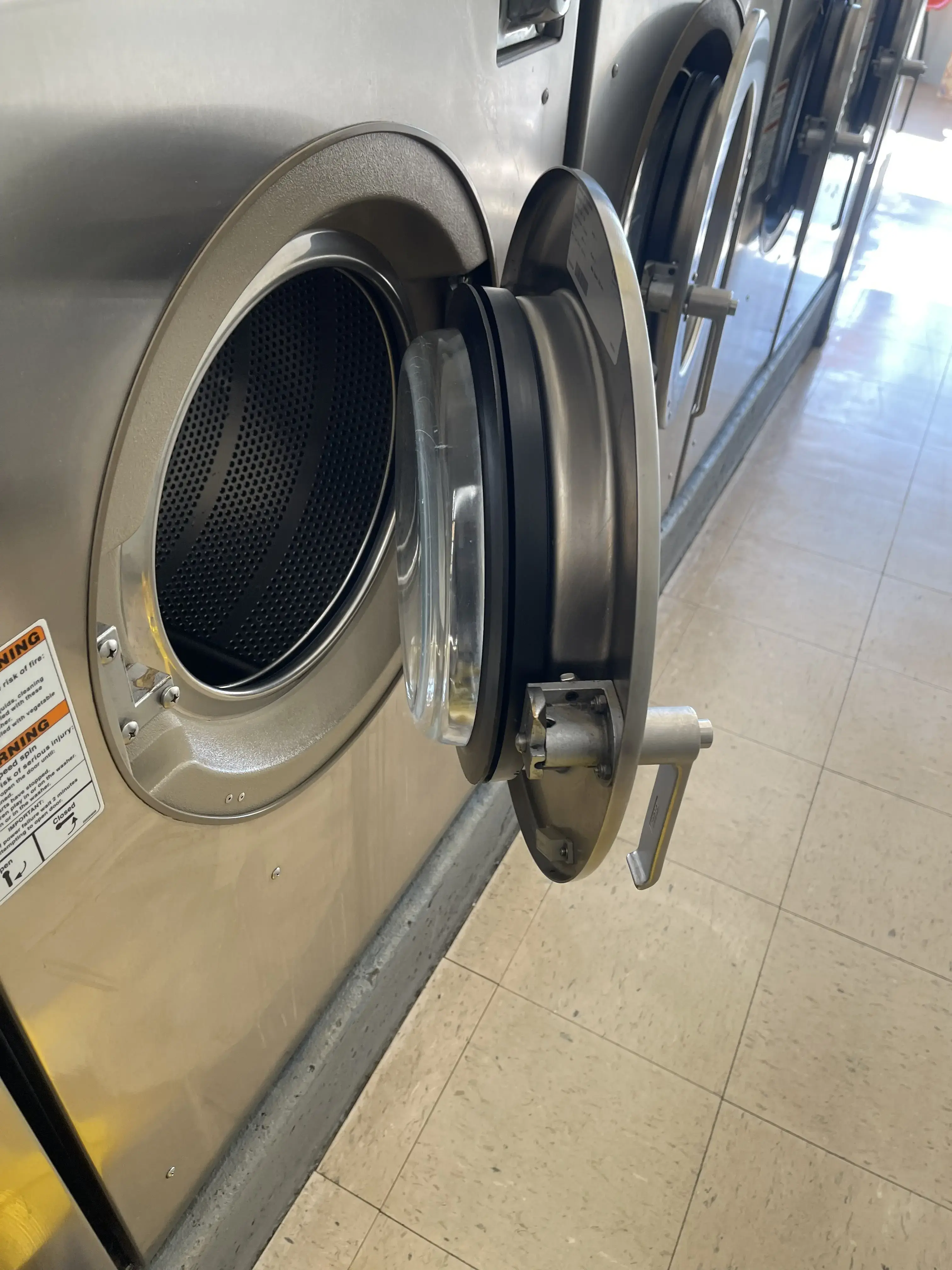 Bubbles & Baskets Laundromat thumbnail 16
