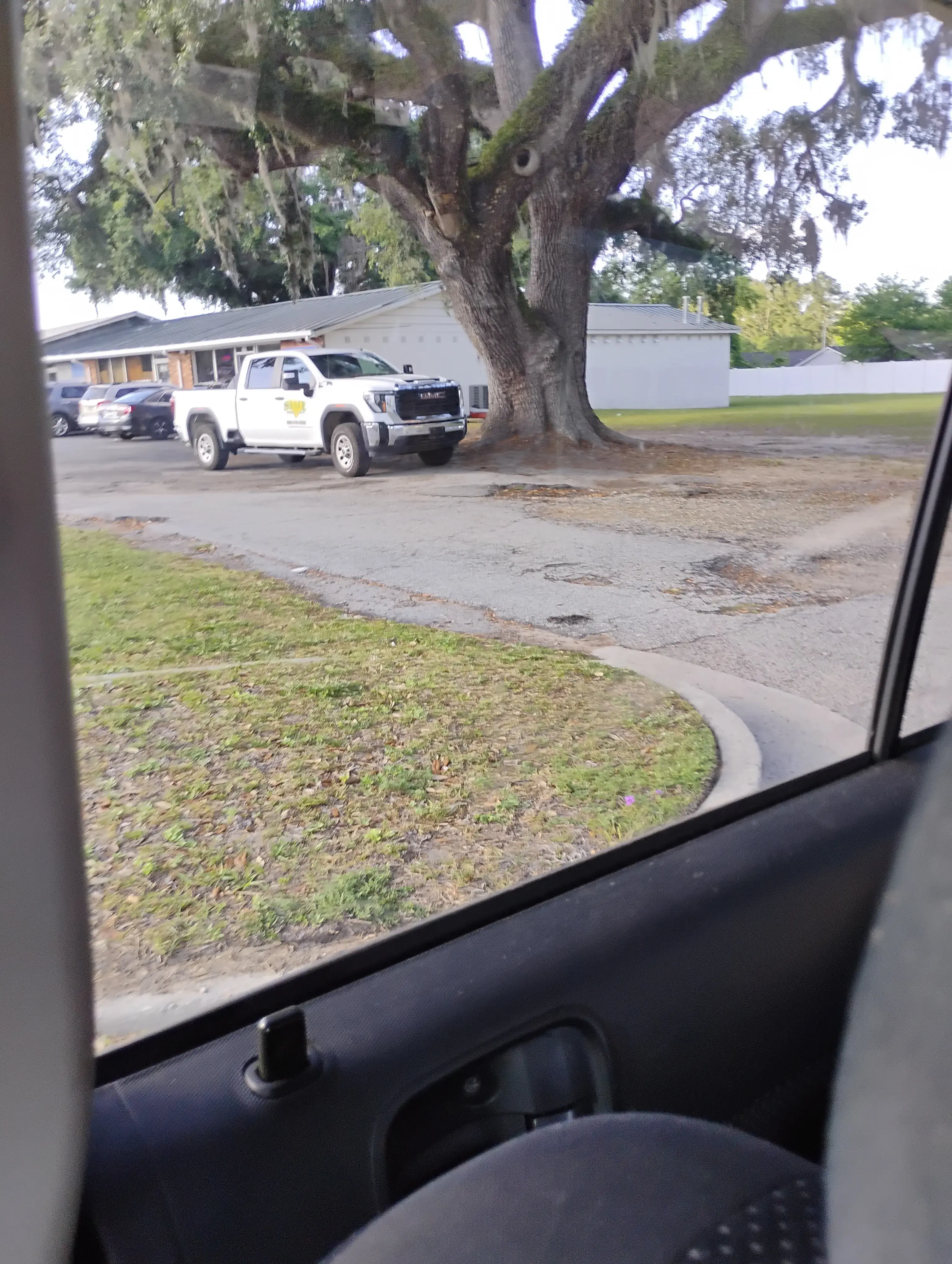 Bubbles & Beyond Laundromat - Image 5