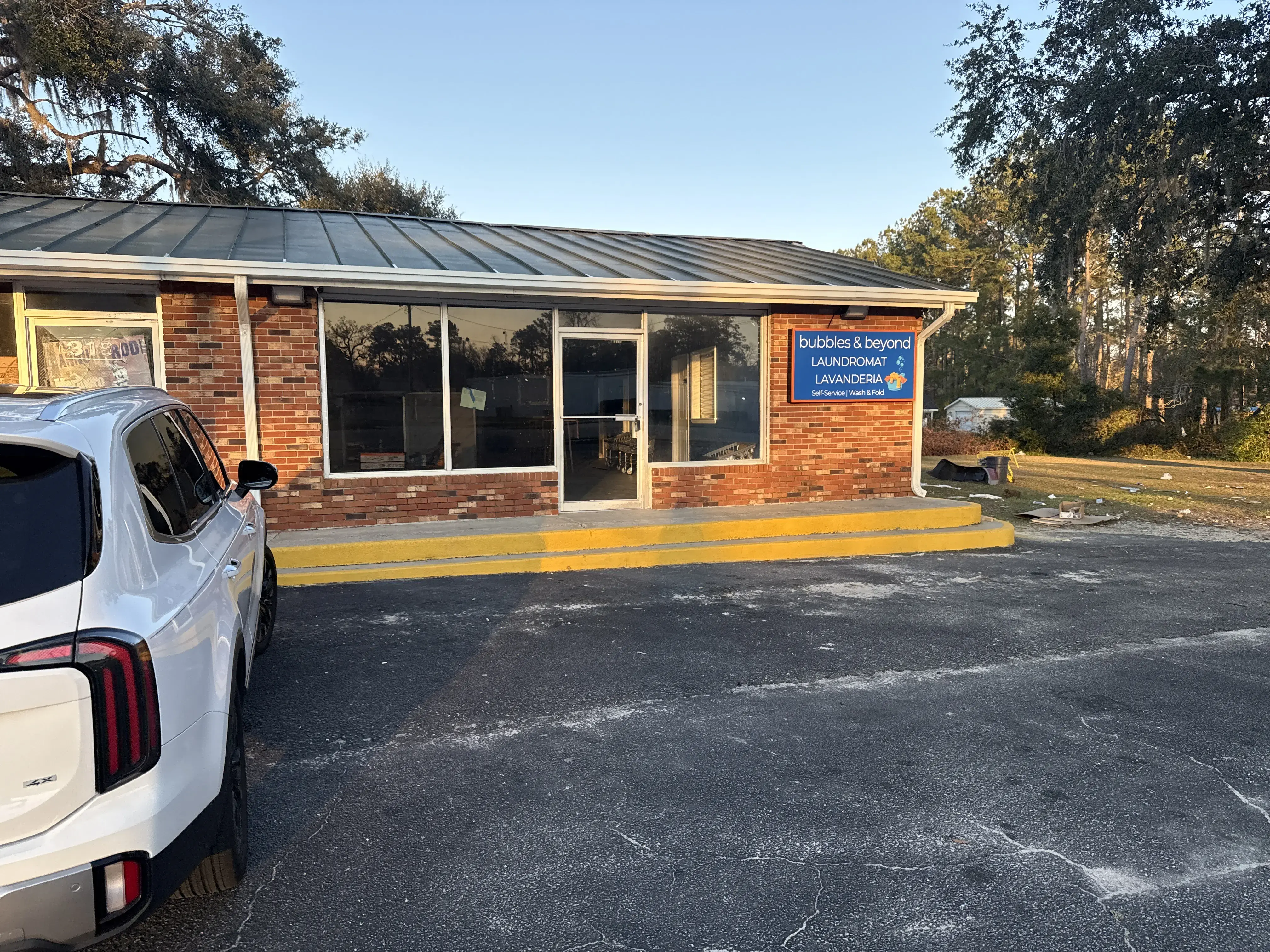 Bubbles & Beyond Laundromat - Image 2