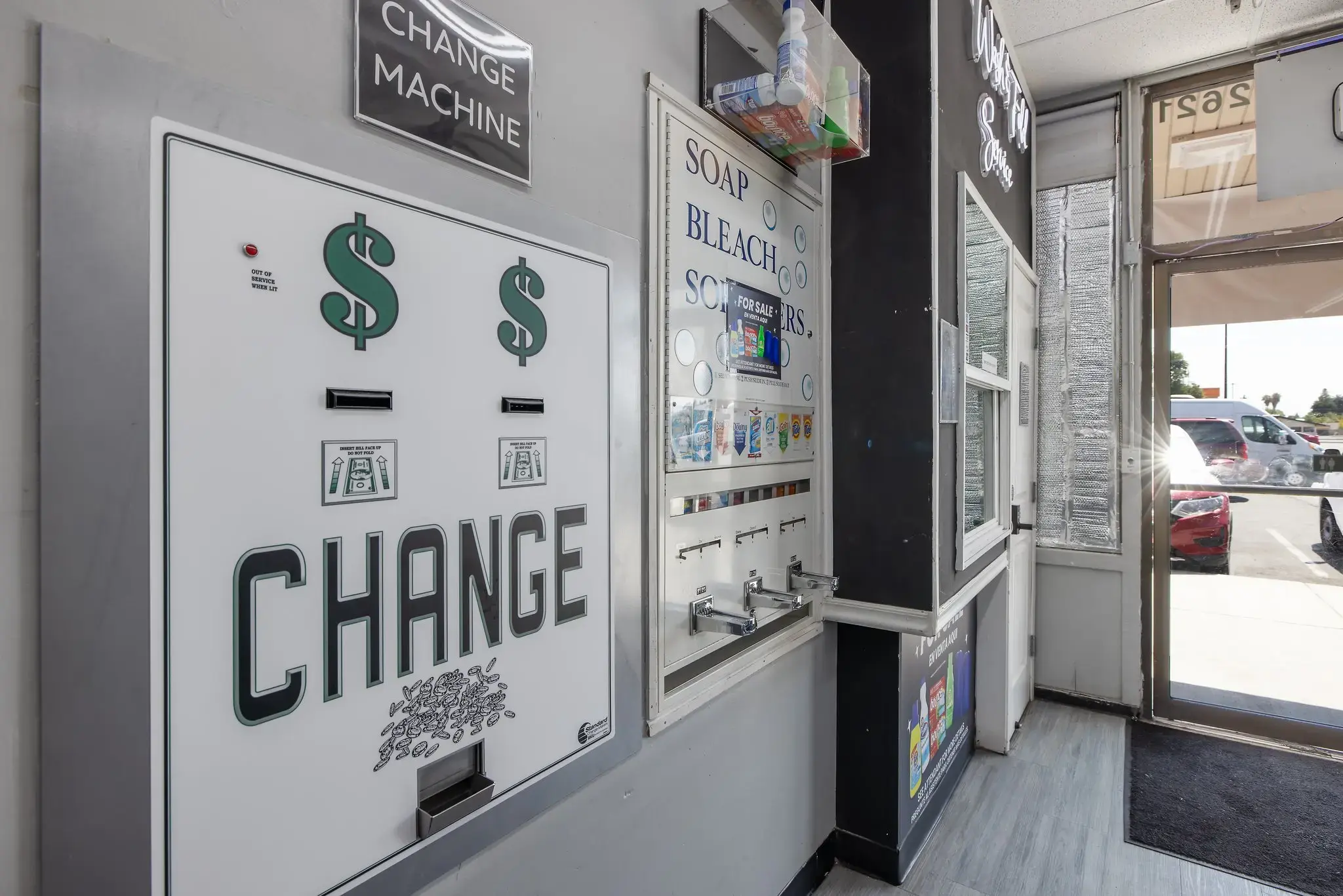 Bubbles & Bleach Laundromat and Wash & Fold Service thumbnail 16