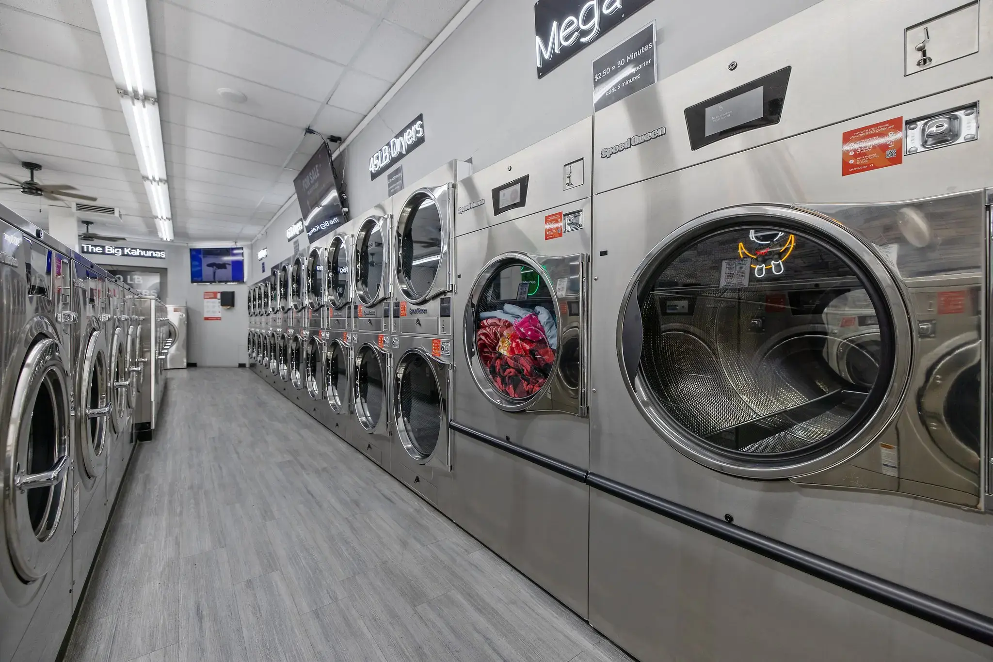 Bubbles & Bleach Laundromat and Wash & Fold Service location