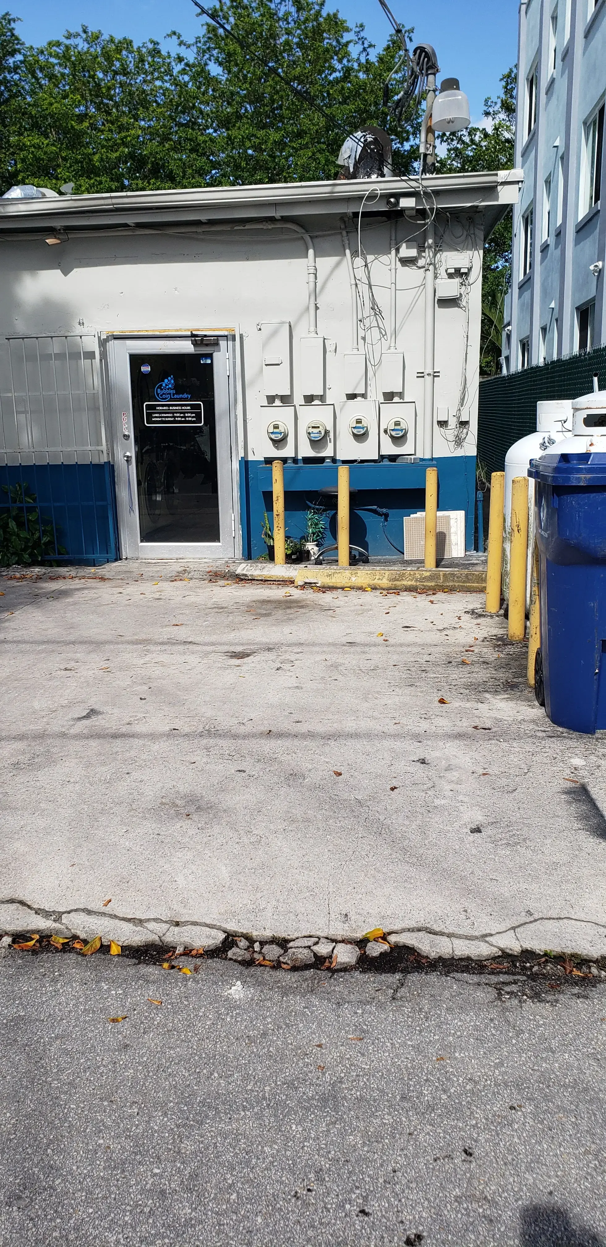 Bubbles Coin Laundry - Image 4