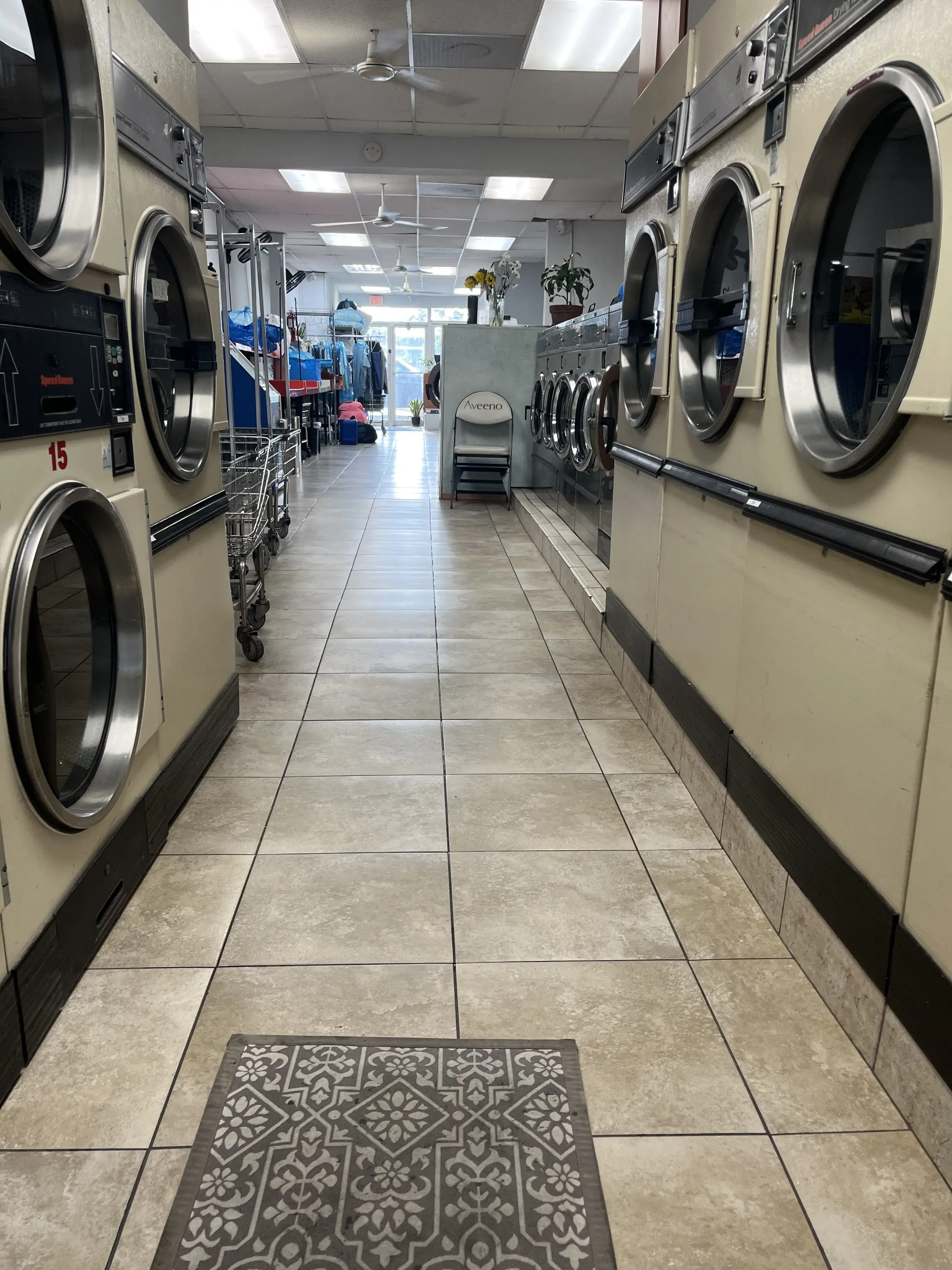 Bubbles Coin Laundry thumbnail 18