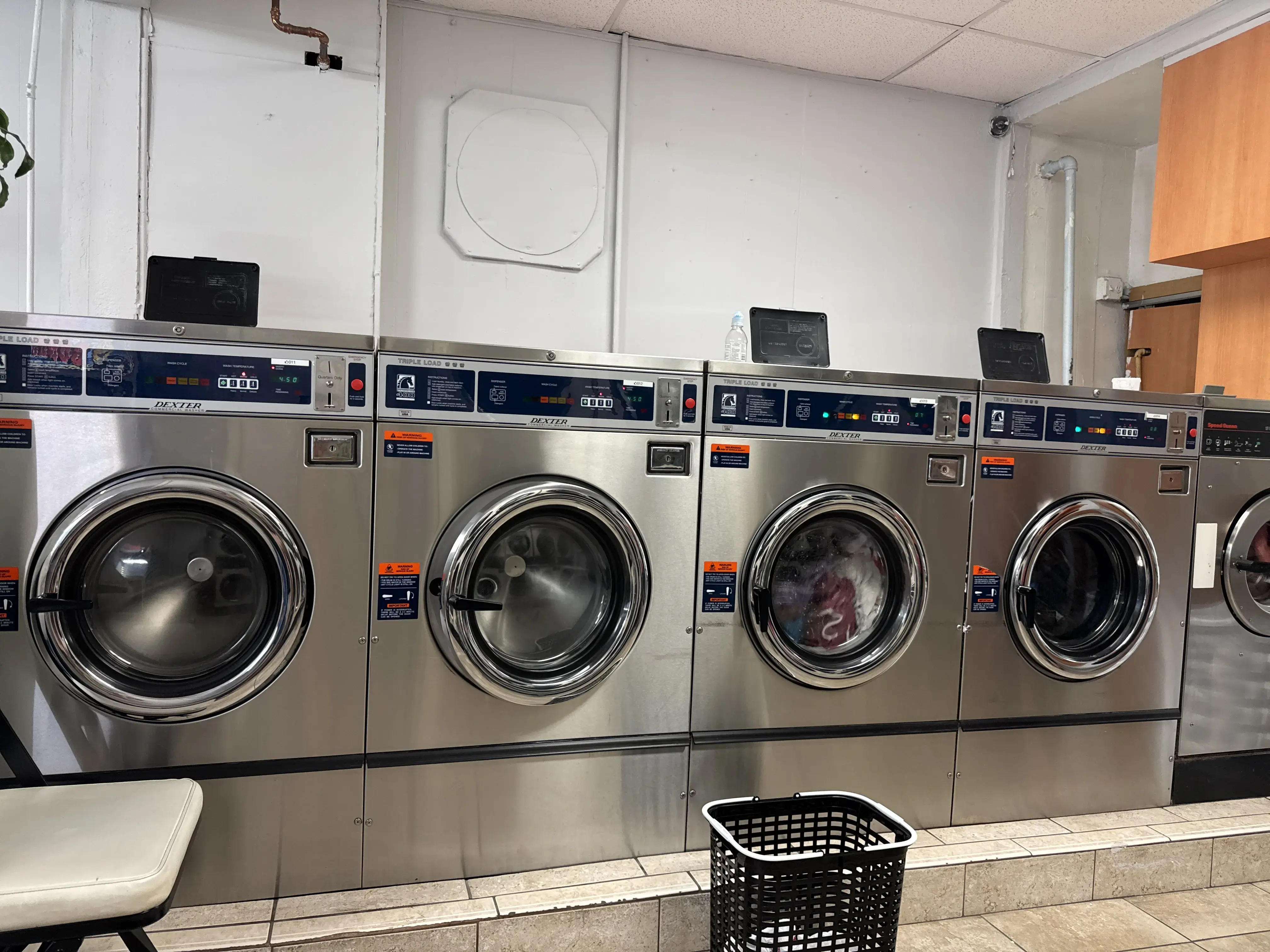 Bubbles Coin Laundry thumbnail 2