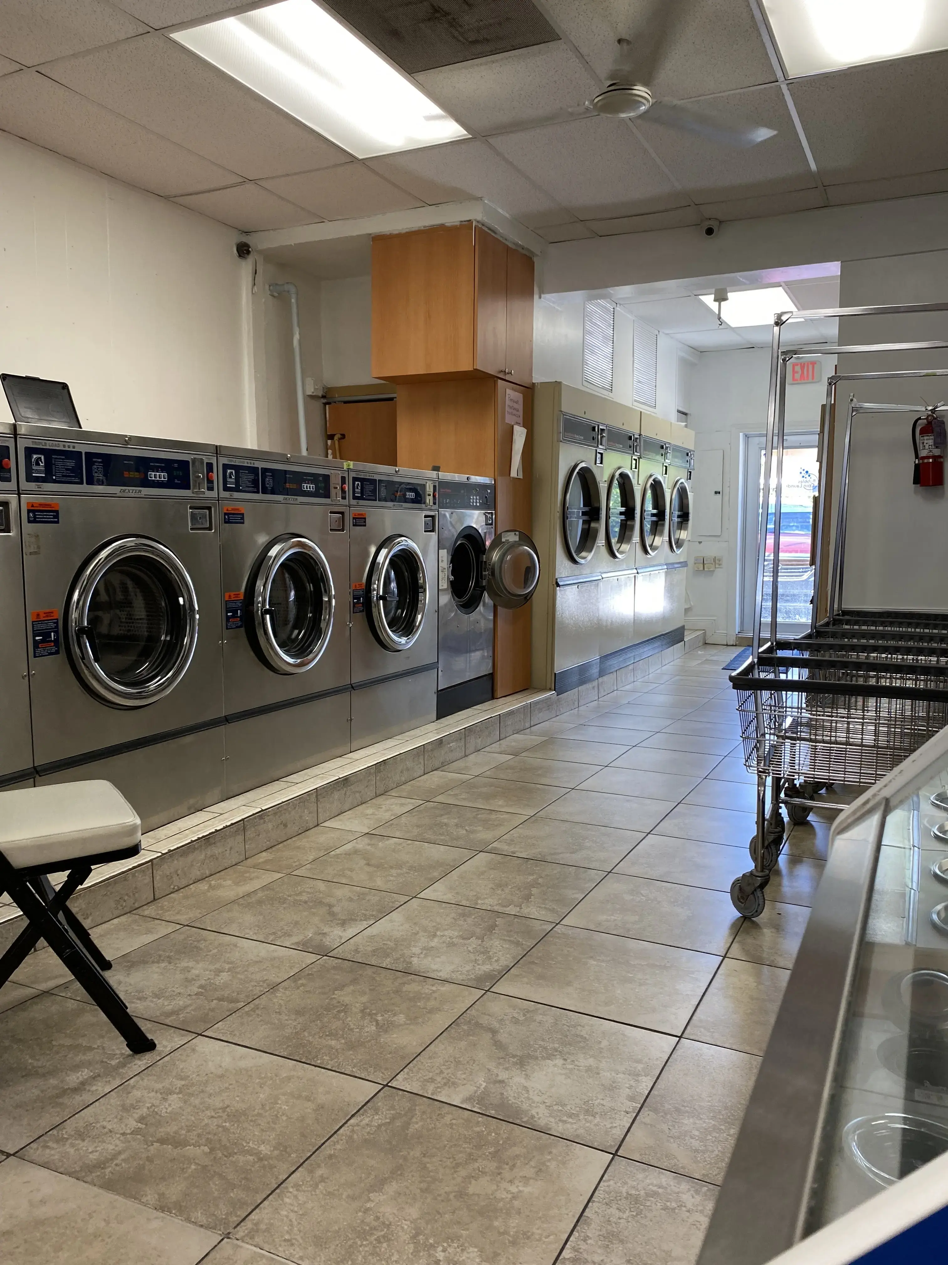 Bubbles Coin Laundry thumbnail 19