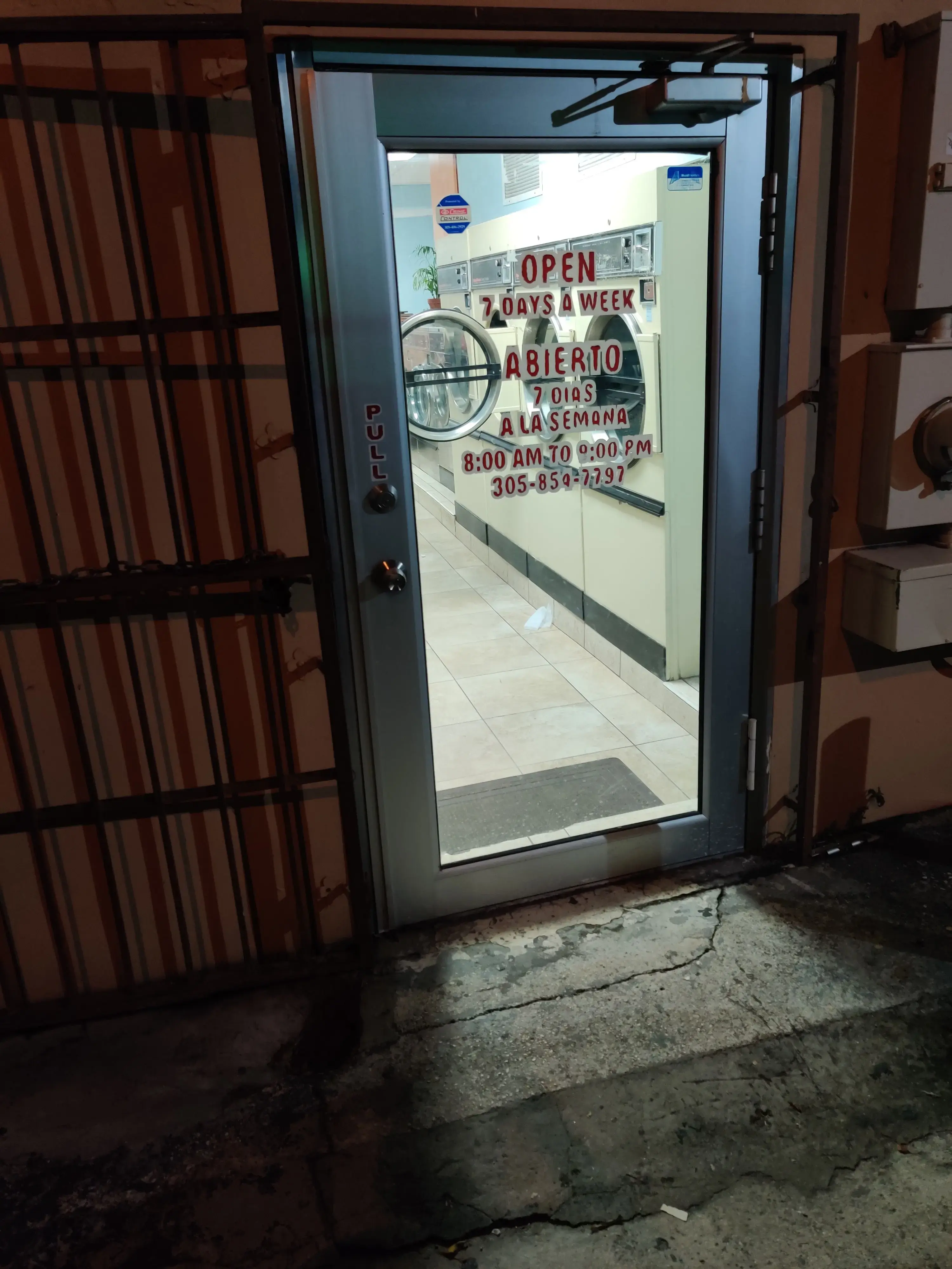 Bubbles Coin Laundry thumbnail 17