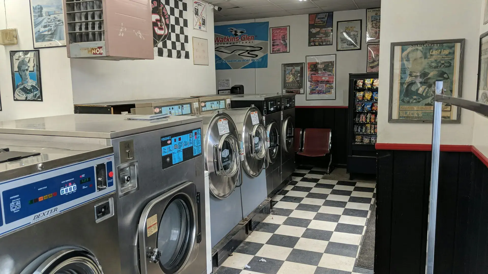 Bubbles Laundrette thumbnail 12