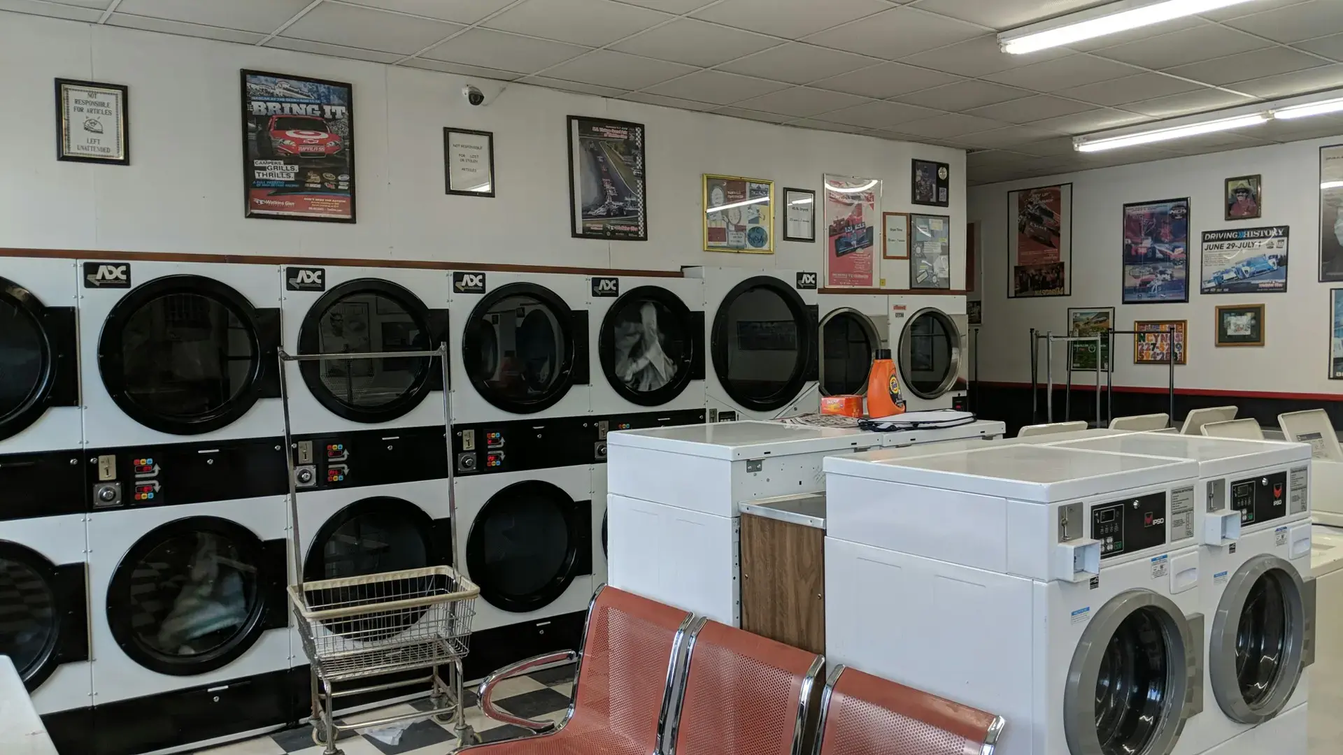 Bubbles Laundrette - Image 11