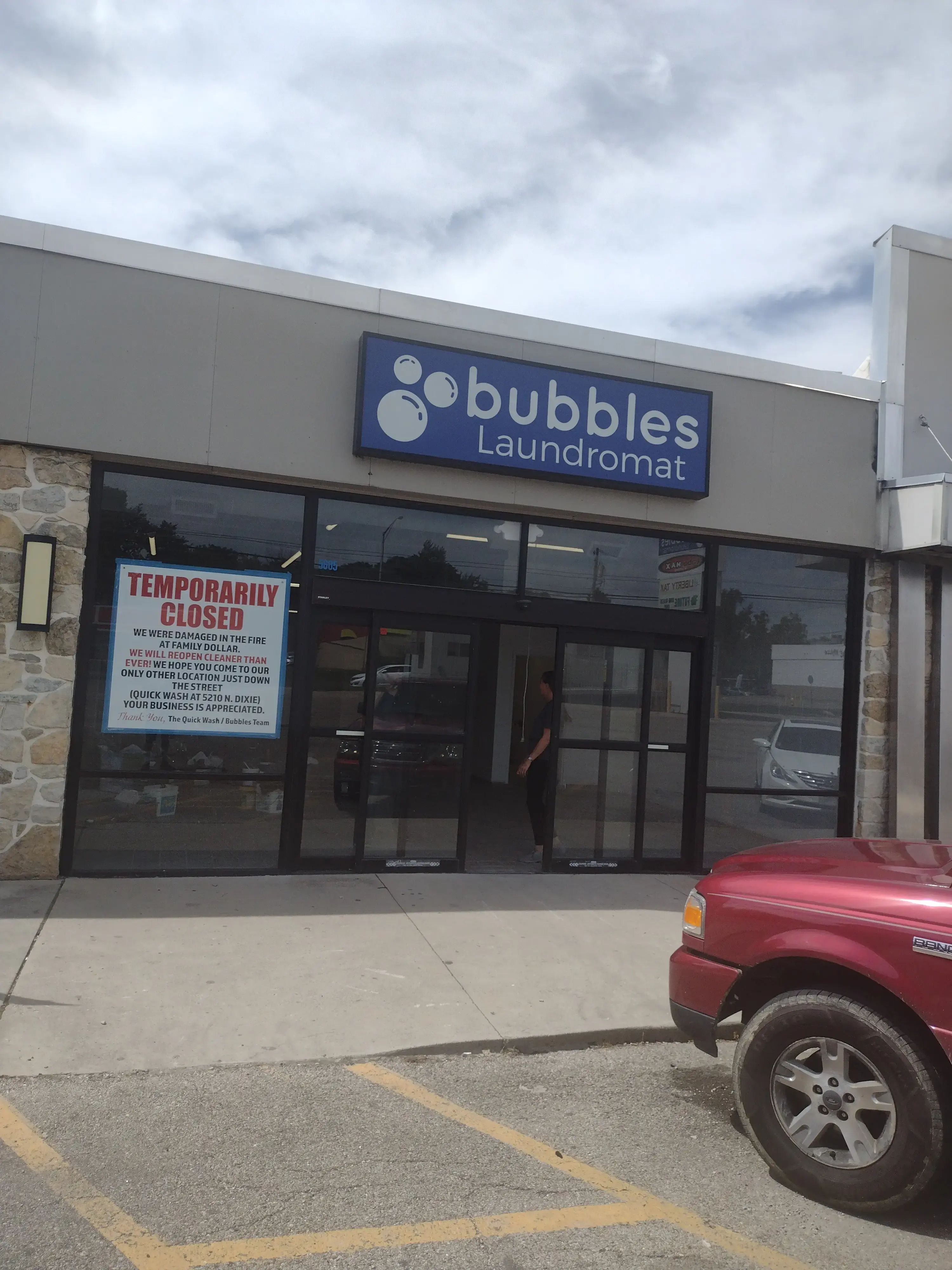 Bubbles Laundromat - Image 9