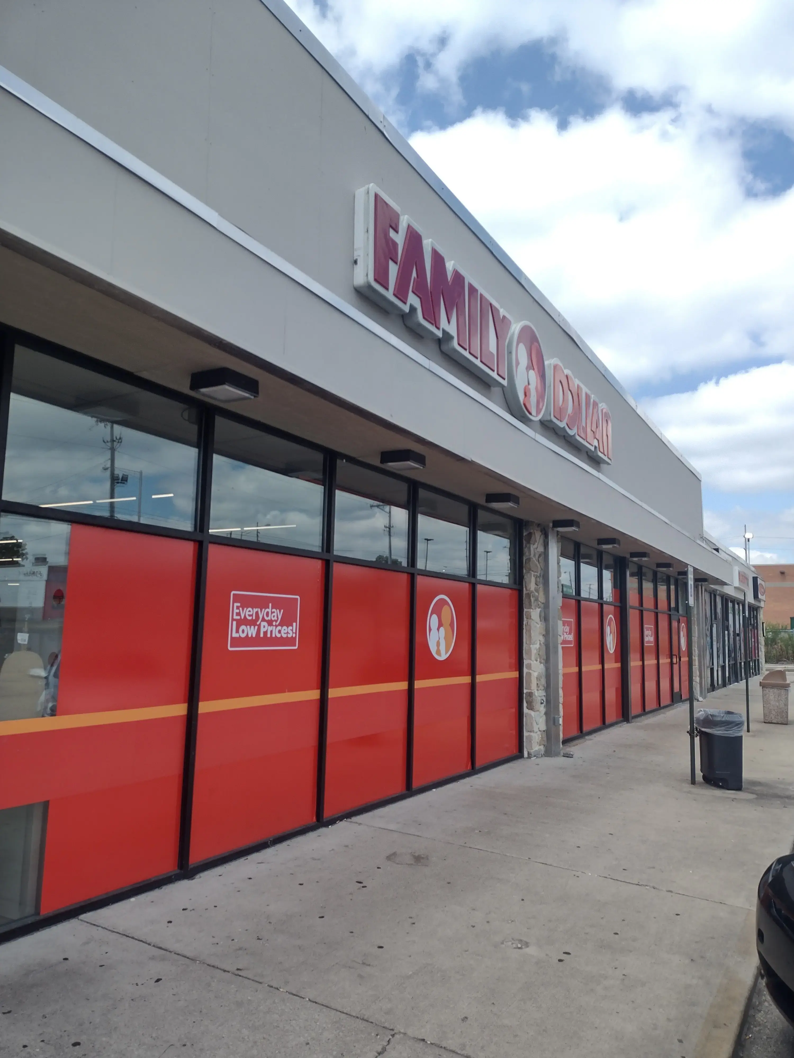 Bubbles Laundromat - Image 15