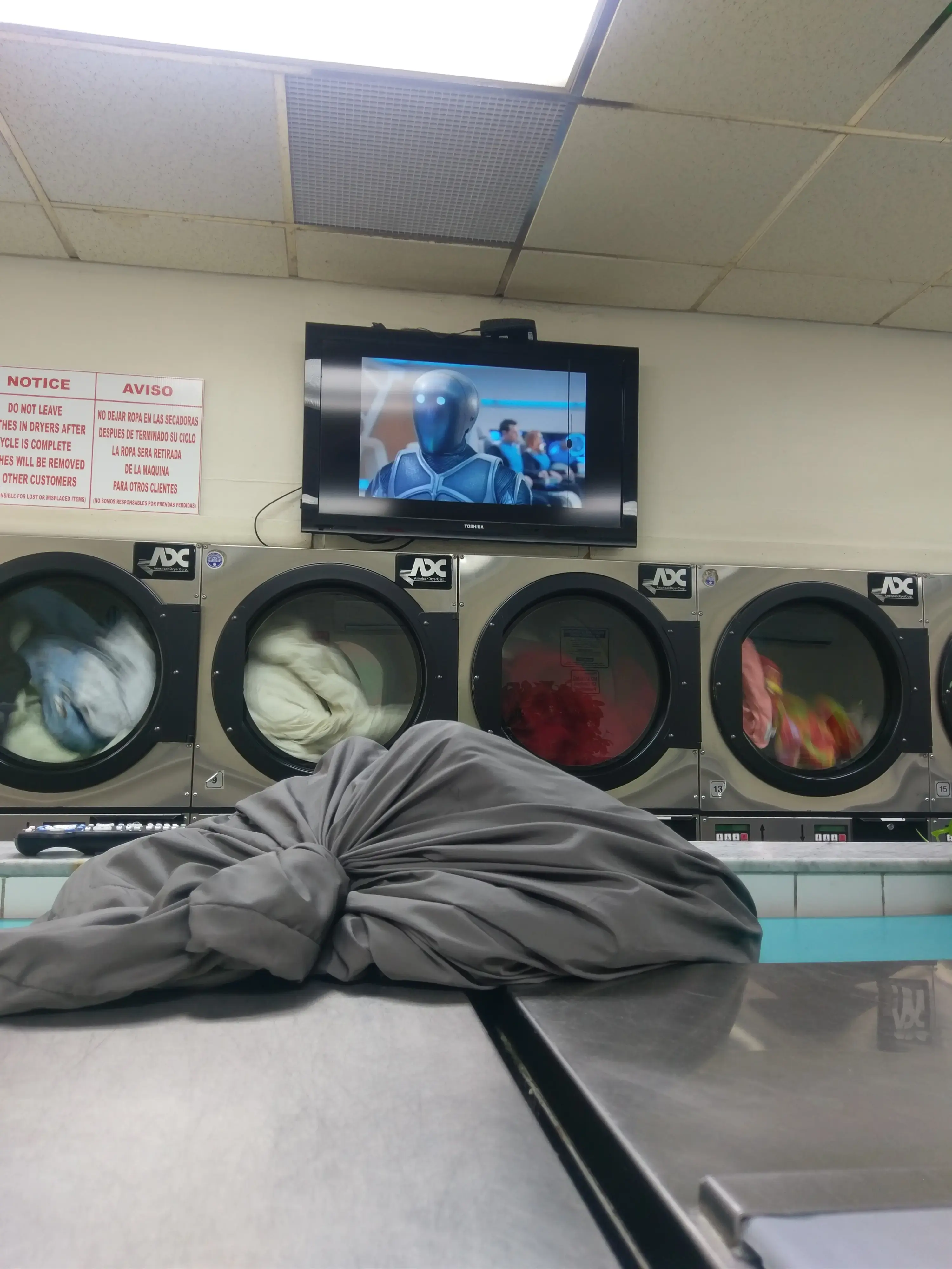 Bubbles Laundromat - Image 9