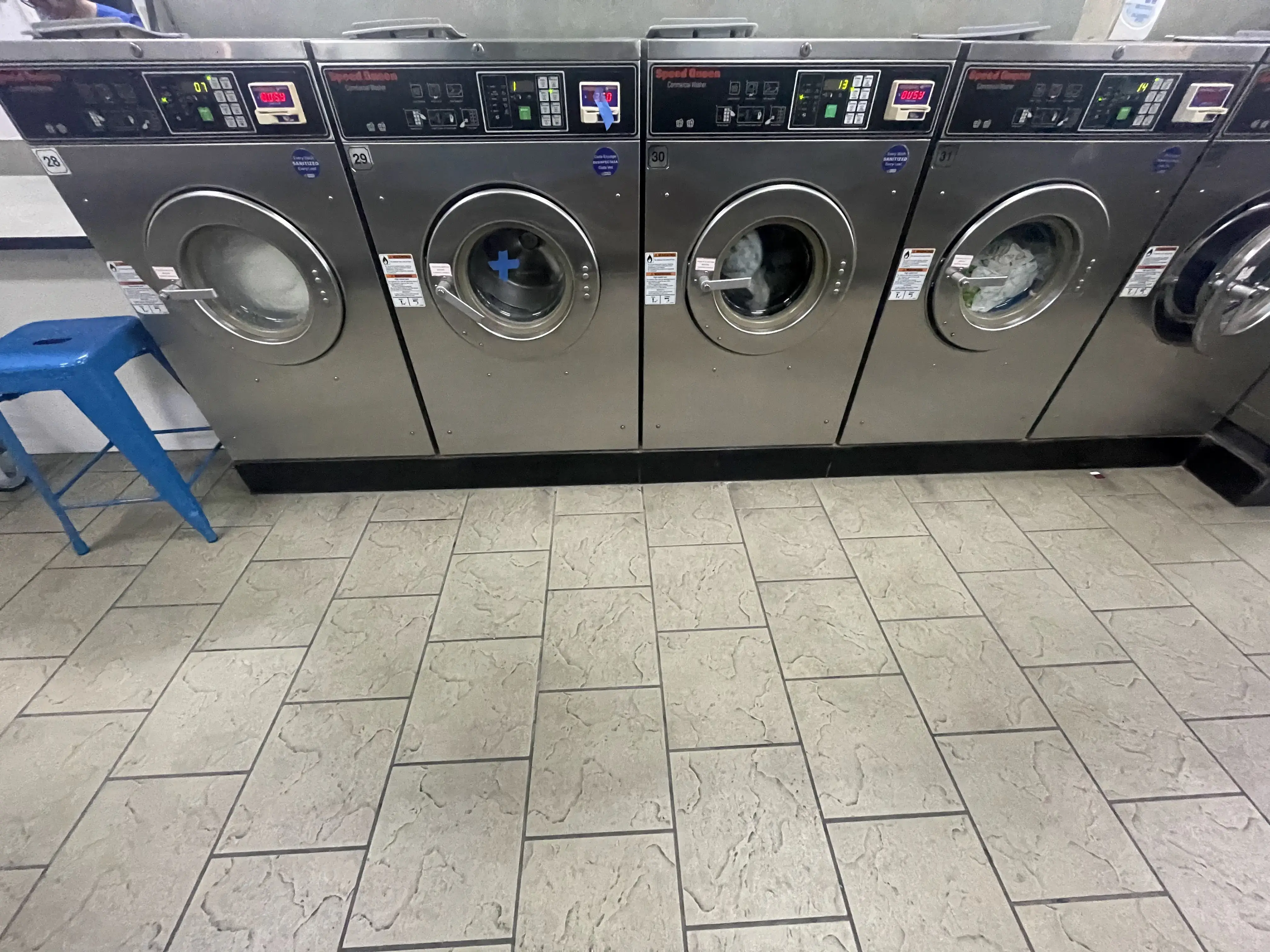 Bubbles Laundromat Santa Clarita thumbnail 2